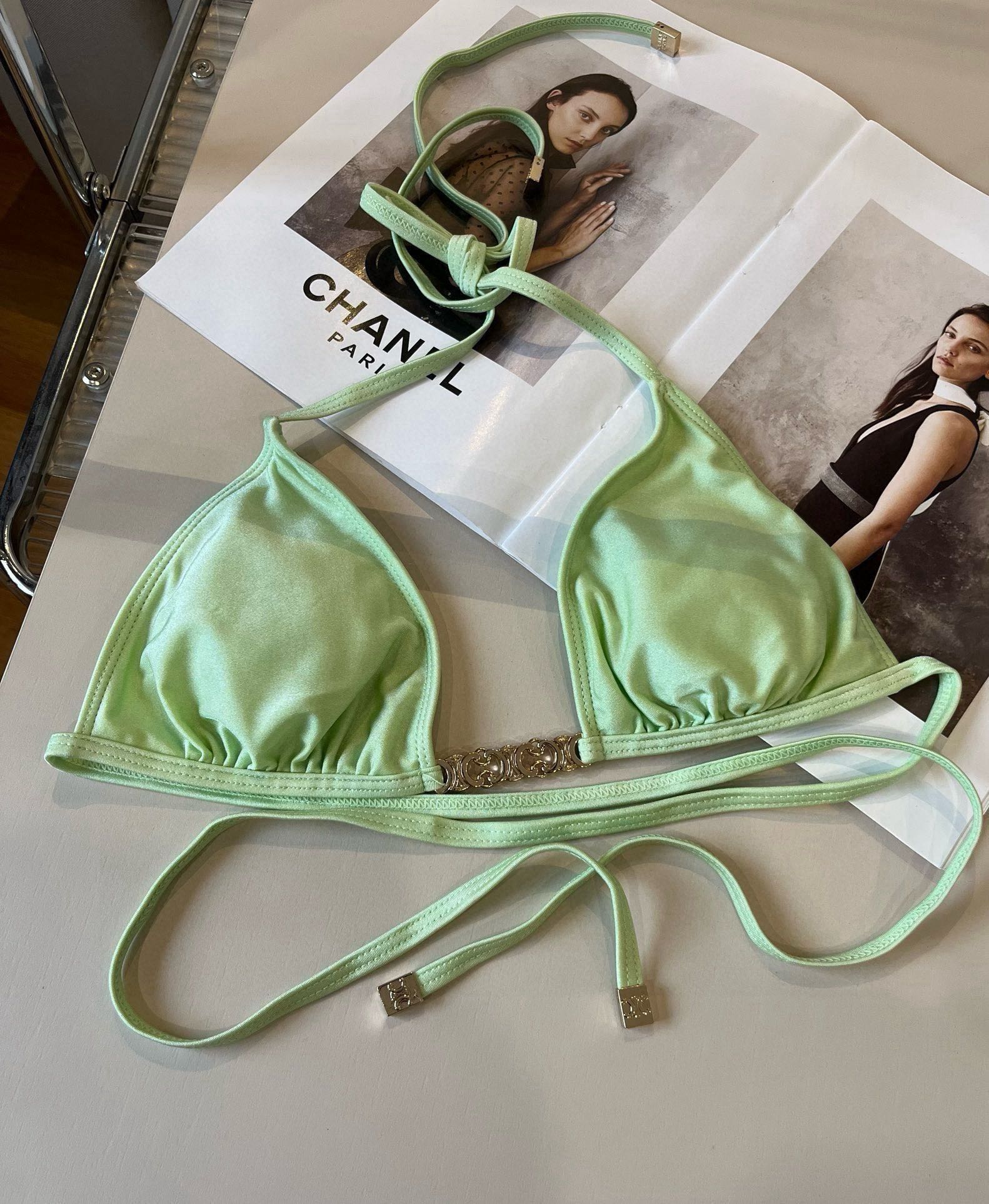 。
Celine赛琳新款比基尼， S M L XL。细节待更新