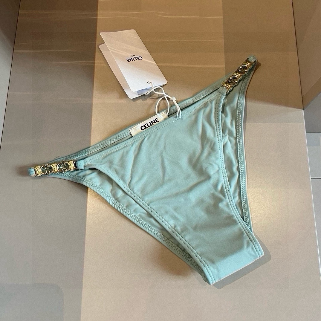 。
Celine赛琳新款比基尼， S M L XL。细节待更新