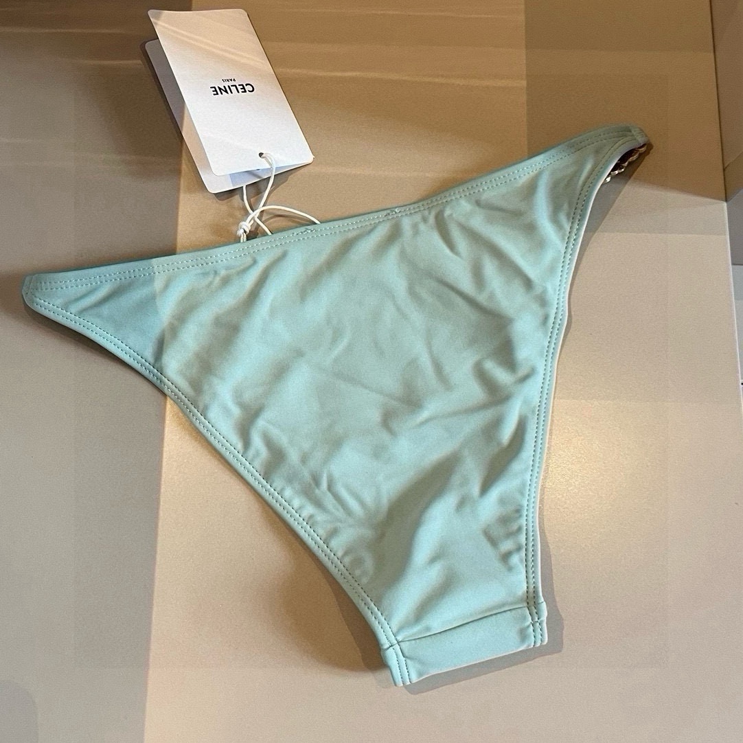 。
Celine赛琳新款比基尼， S M L XL。细节待更新