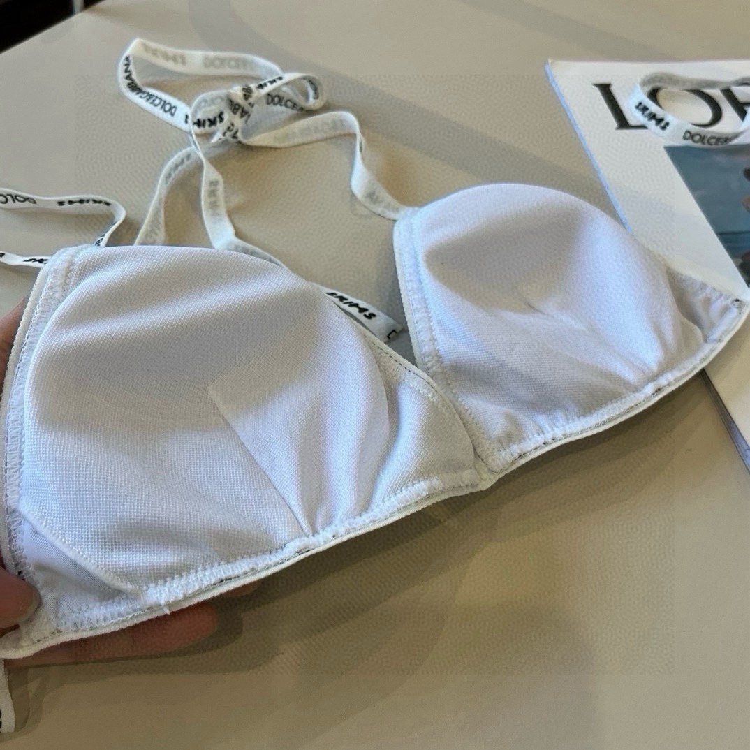 。
D&G杜嘉班纳新款织带比基尼分体泳衣套装 ＳＭＬXL