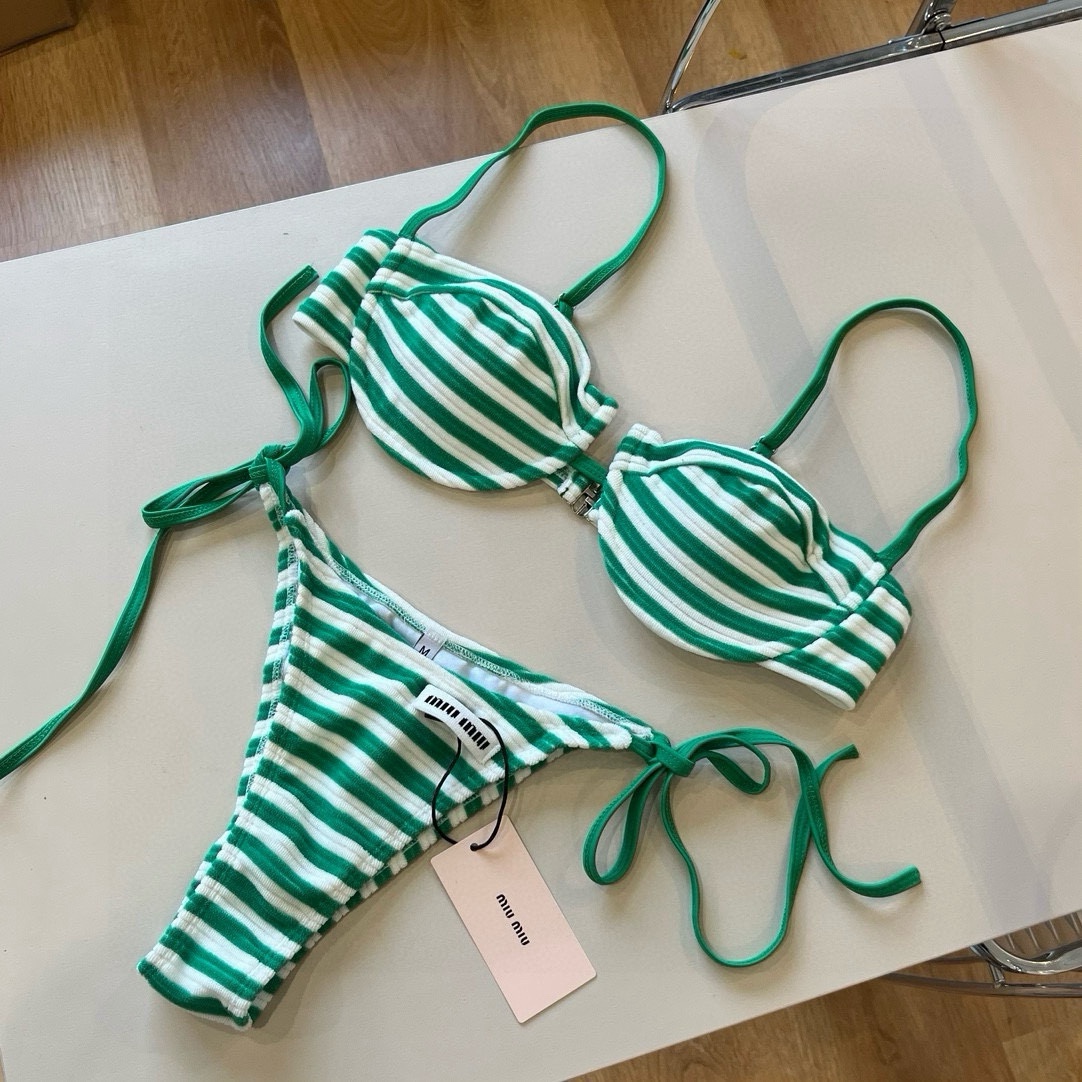 。

miumiu缪缪新款分体比基尼分体套装，S M L XL