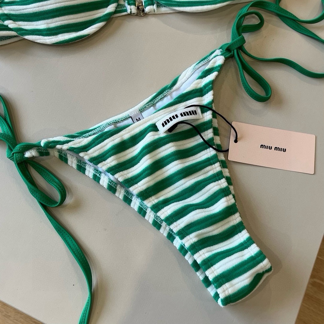 。

miumiu缪缪新款分体比基尼分体套装，S M L XL