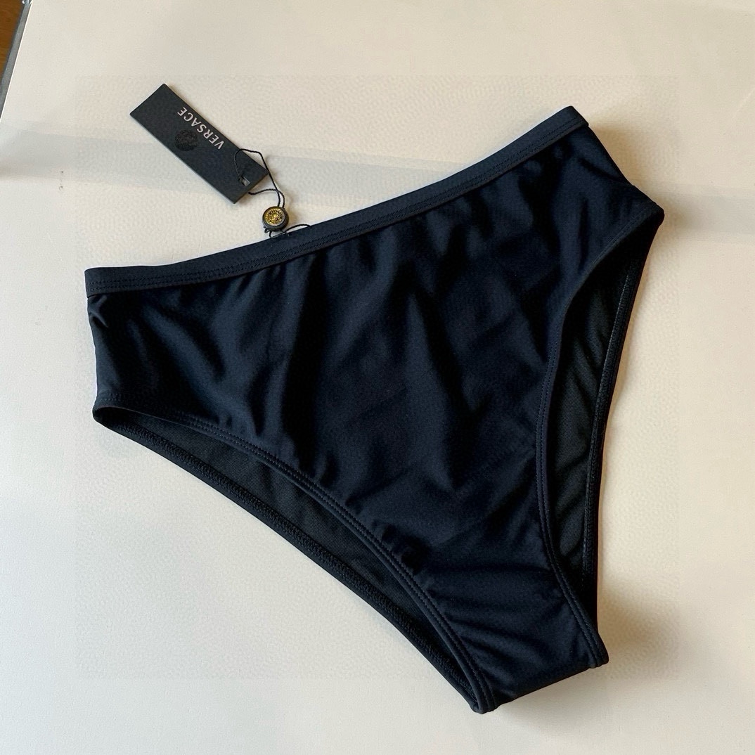 。
范思哲官方新款泳衣比基尼👙，分体比基尼高端定制，S M L XL