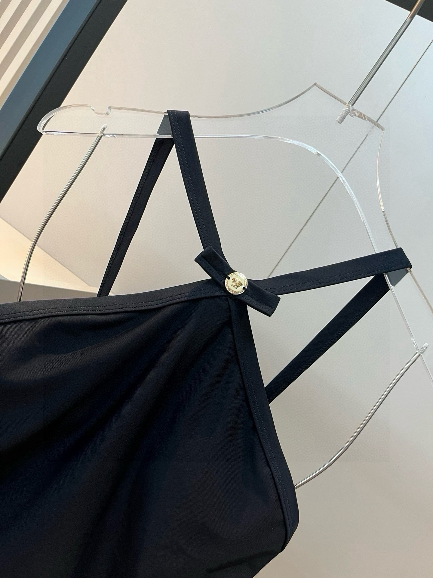 。
范思哲官方新款泳衣比基尼👙，高端定制，S M L XL