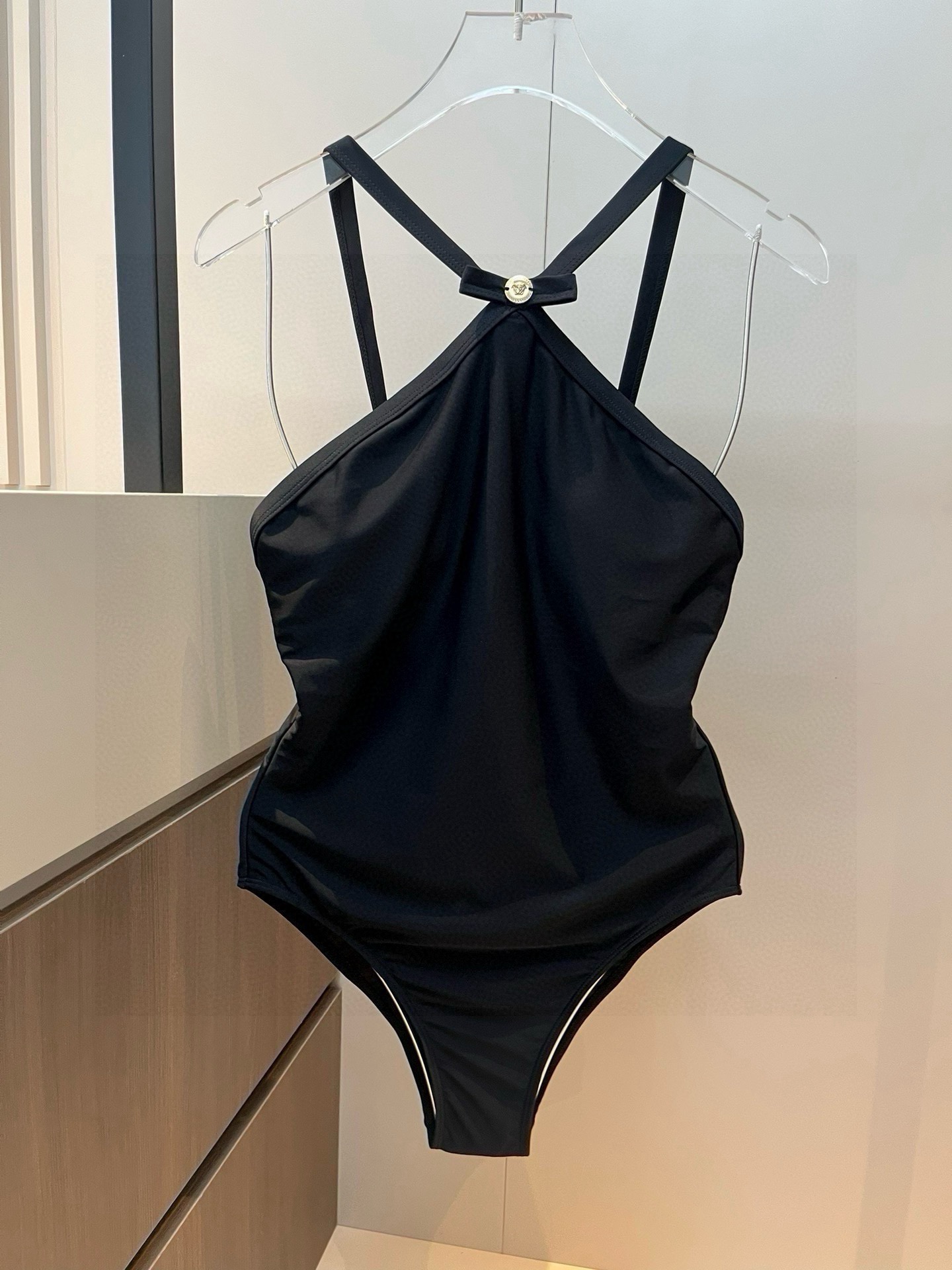 。
范思哲官方新款泳衣比基尼👙，高端定制，S M L XL
