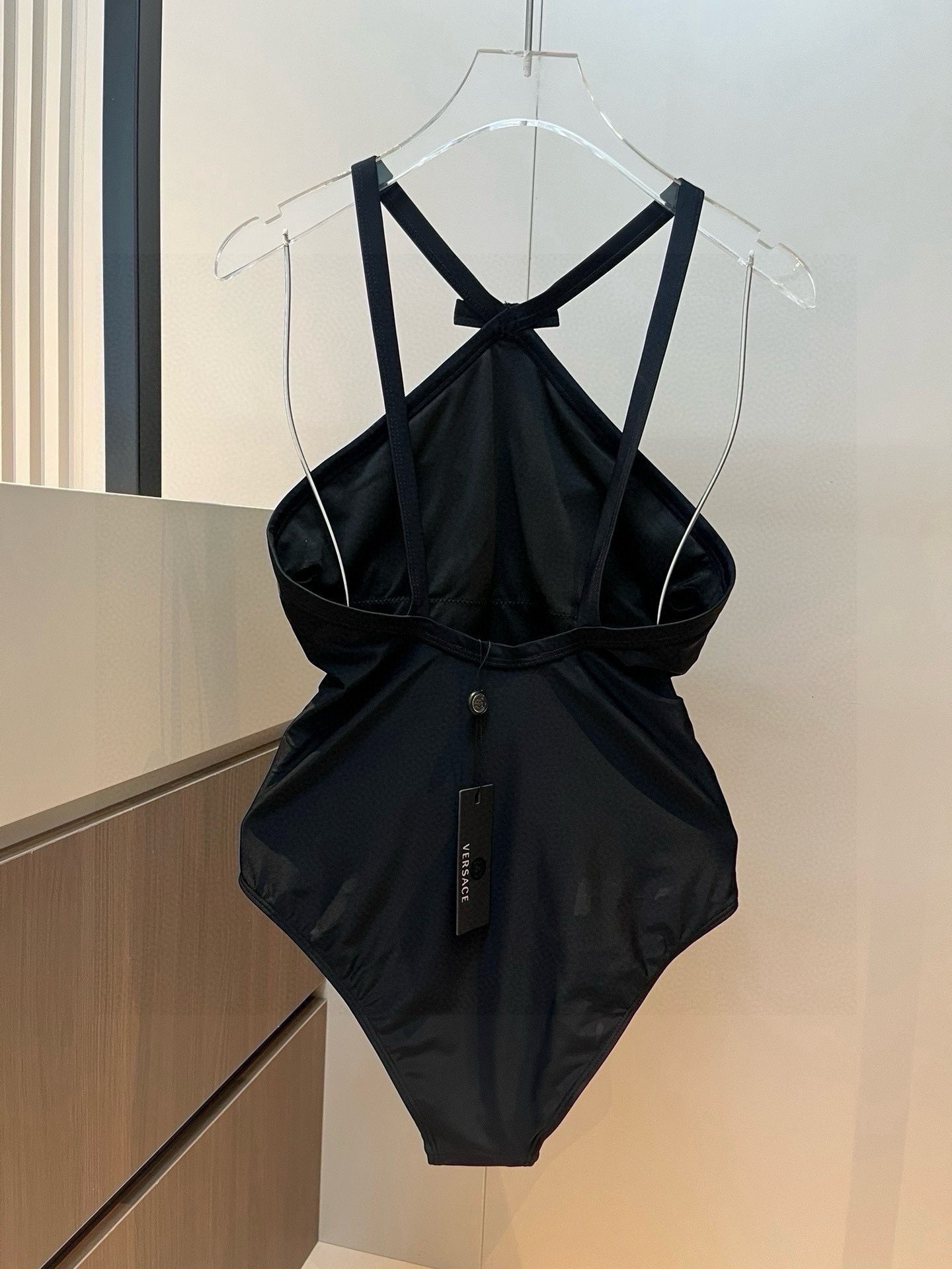 。
范思哲官方新款泳衣比基尼👙，高端定制，S M L XL