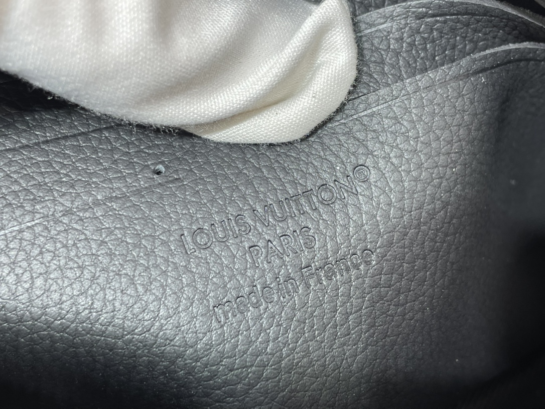 Louis Vuitton Pochette Kasai 手拿包lv,包,手拿包 9