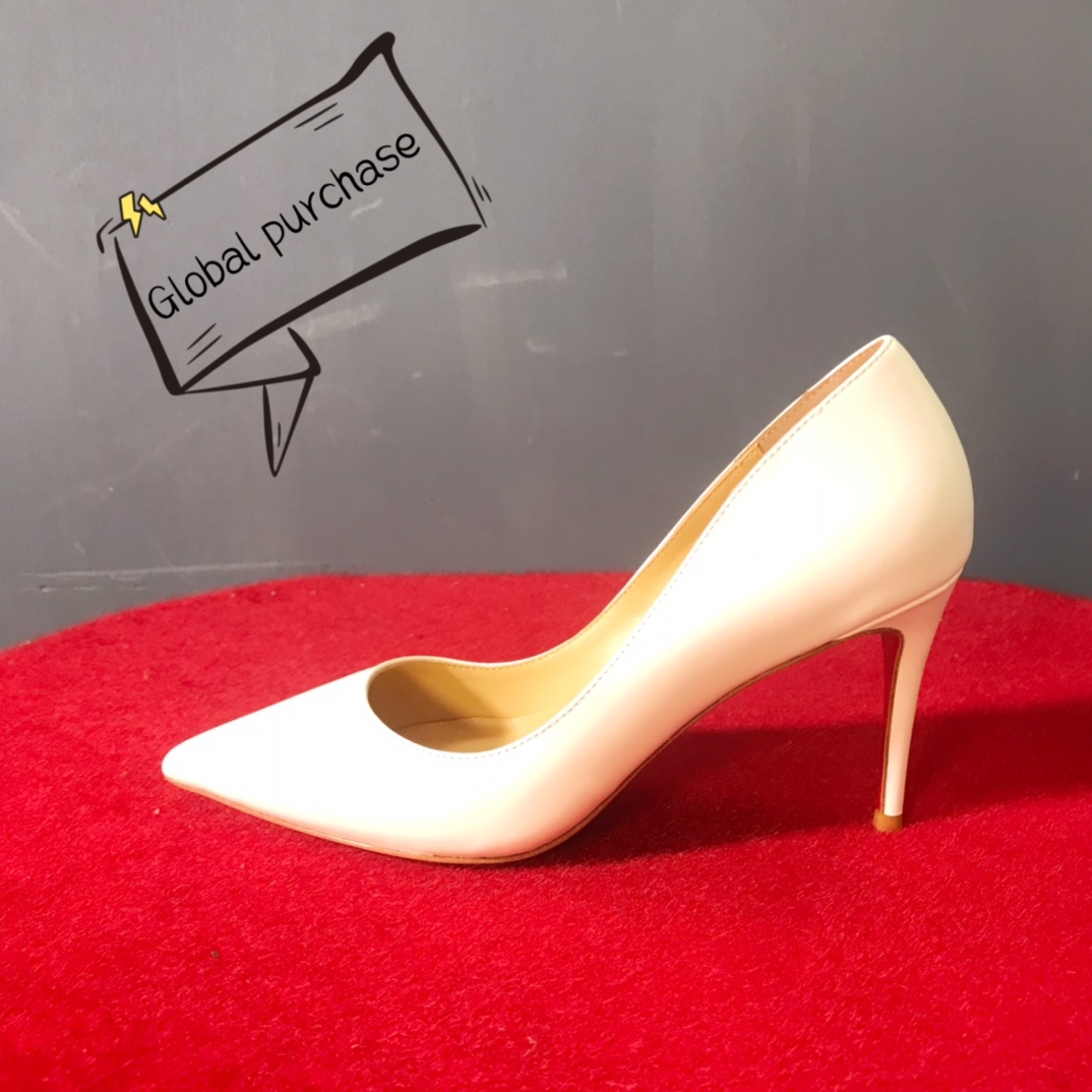 NO:100783,High-end customization 2025 spring and summer classic model H8.5Cm, size 34-42. genuine leather sole. 9039-001. White cowhide. Apricot sheepskin. Standard European code Official website picture No:9039-001 Colorwhite Material:cowhide leather Lining:goat leather Heel height:8.5Cm Sole:leather sole Size:EUR 35-42 (US 4-11):,,christian louboutin,cowhide,sheepskin,Leather soles19860909高端订制 2025春夏精典款 H8.5Cm,尺码34-42码.真皮大底.9039-001.白色牛皮.杏色羊皮里. 标准欧码 官網圖 No:9039-001 Colorwhite Material:cowhide leather Lining:goat leather Heel heigh:8.5Cm Sole:leather sole Size:EUR 35－42（US 4一11) :,,christian louboutin,cowhide,sheepskin,Leather soles,Women's Shoes