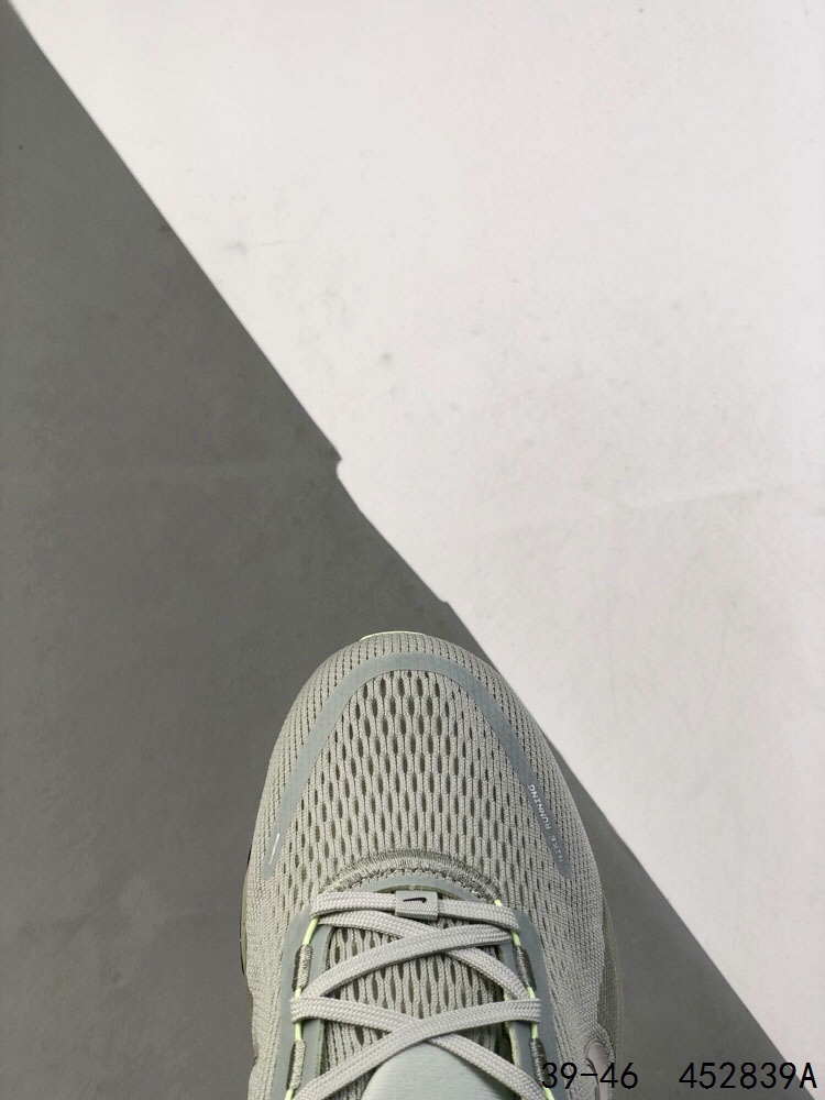 Nike Air Zoom Vomero 18 Running Shoes - Enhanced Cushioning and Comfort 9 i1746672969 3879 7
