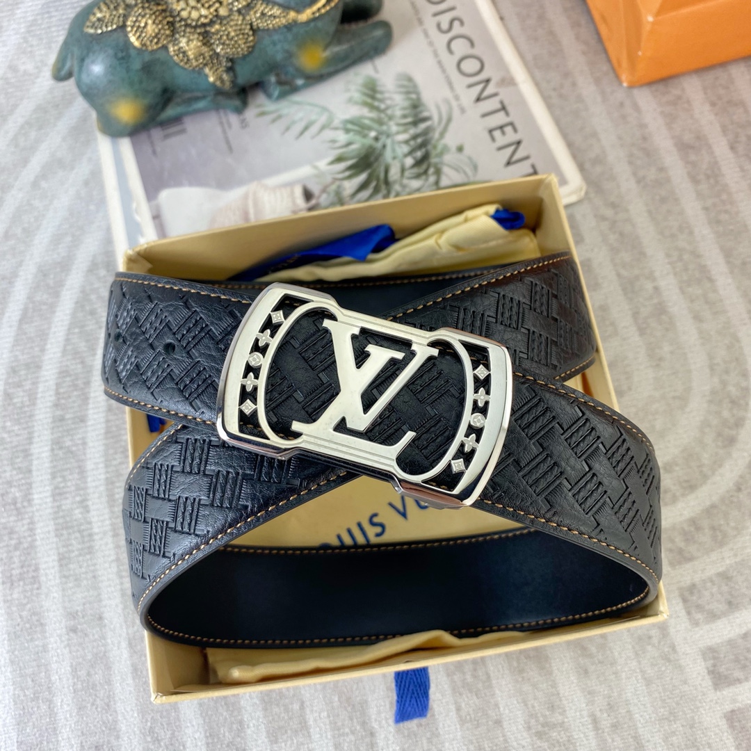 LV💕 特种皮腰带系列 ，原厂五金精品不锈钢扣，手感柔软舒适 宽3.8CM。