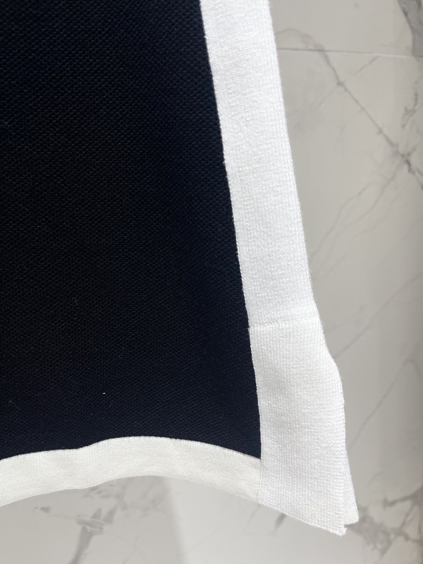 𝗗𝗜𝗢𝗥* 迪奧春夏新款
字母刺绣拼接修身显瘦圆领短袖连衣裙
👗裙子是圆领短袖的设计,简约又不失优雅