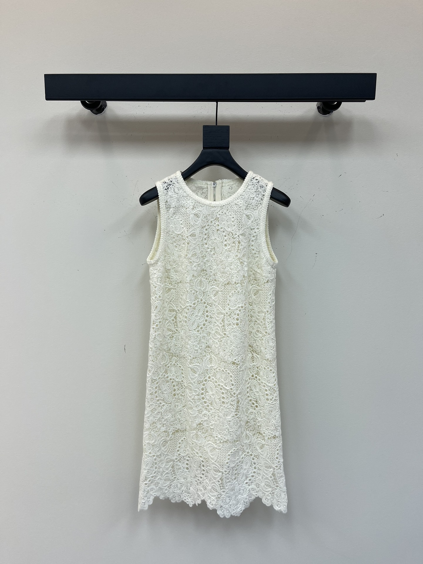 NO:331954,JORYA*25 new three-dimensional pan-flower sleeveless vest dress. White and rich beauty must be used as a magical tool!  Flower lace makes people shine, the upper body is elegant and age-reducing, and the lace combination is cool. The upper body looks slim and tall, and it is versatile and not picky. SML, skirts, alexander wang19860909JORYA*25新款立体盘花无袖背心连衣裙.白富美必入神器！花朵蕾丝让人眼前一亮,上身气质又优雅减龄,蕾丝搭配很清凉.上身显瘦显高,百搭不挑人.SML,,skirts,alexander wang,Women's clothing