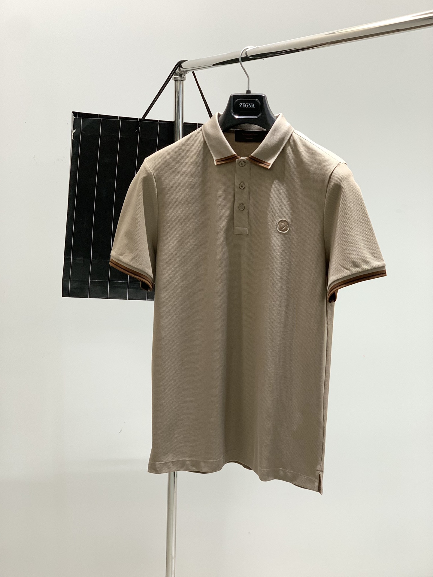 NO:160551,,Jeria Classic lapel POLO short sleeves Material Bead Flooring Cotton Suitable for seasonal summer Collar lapel Sleeve long and short sleeve Sleeve regular sleeves Sleeve regular sleeves Sleeve regular sleeves Sleeve regular sleeves Sleeve regular fittings Others Thickness Regular Size 48-58 Size chart 48 Long 68 Bust 100 Shoulder width 43 50 Long 69 Bust 104 Shoulder width 45 52 Long 70 Bust 108 Shoulder width 47 54 Long 72 Bust 112 Shoulder width 49 56 Long 74 Bust 116 Shoulder width 51 58 Long 76 Bust 120 Shoulder width 53, T-shirt,alexander wang19860909,杰力亚 经典翻领POLO短袖 材质 珠地棉 适用季节夏 领型翻领 袖长短袖 袖型常规袖 衣长常规 版型常规 款式其他 厚度常规 尺码 48-58 尺码表48衣长68胸围100肩宽43 50衣长69胸围104肩宽45  52衣长70胸围108肩宽47  54衣长72胸围112肩宽49  56衣长74胸围116肩宽51  58衣长76胸围120肩宽53,,T-shirt,alexander wang,Men's clothing