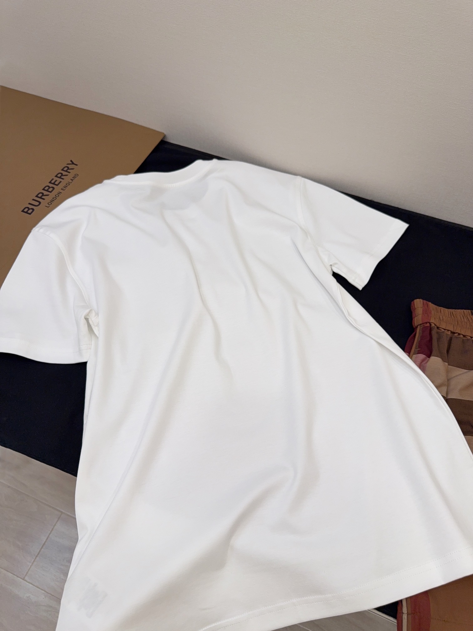 Elegant Plaid T-Shirt - Summer Essential, Premium Quality Fabric, Classic Style 10 i1746697656 7824 8