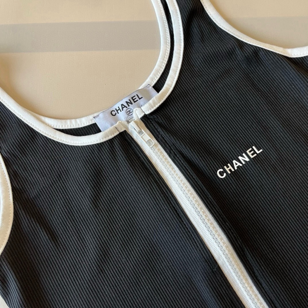 P
Chanel香奈儿官方新款泳衣连体比基尼👙，高端定制，S M L XL