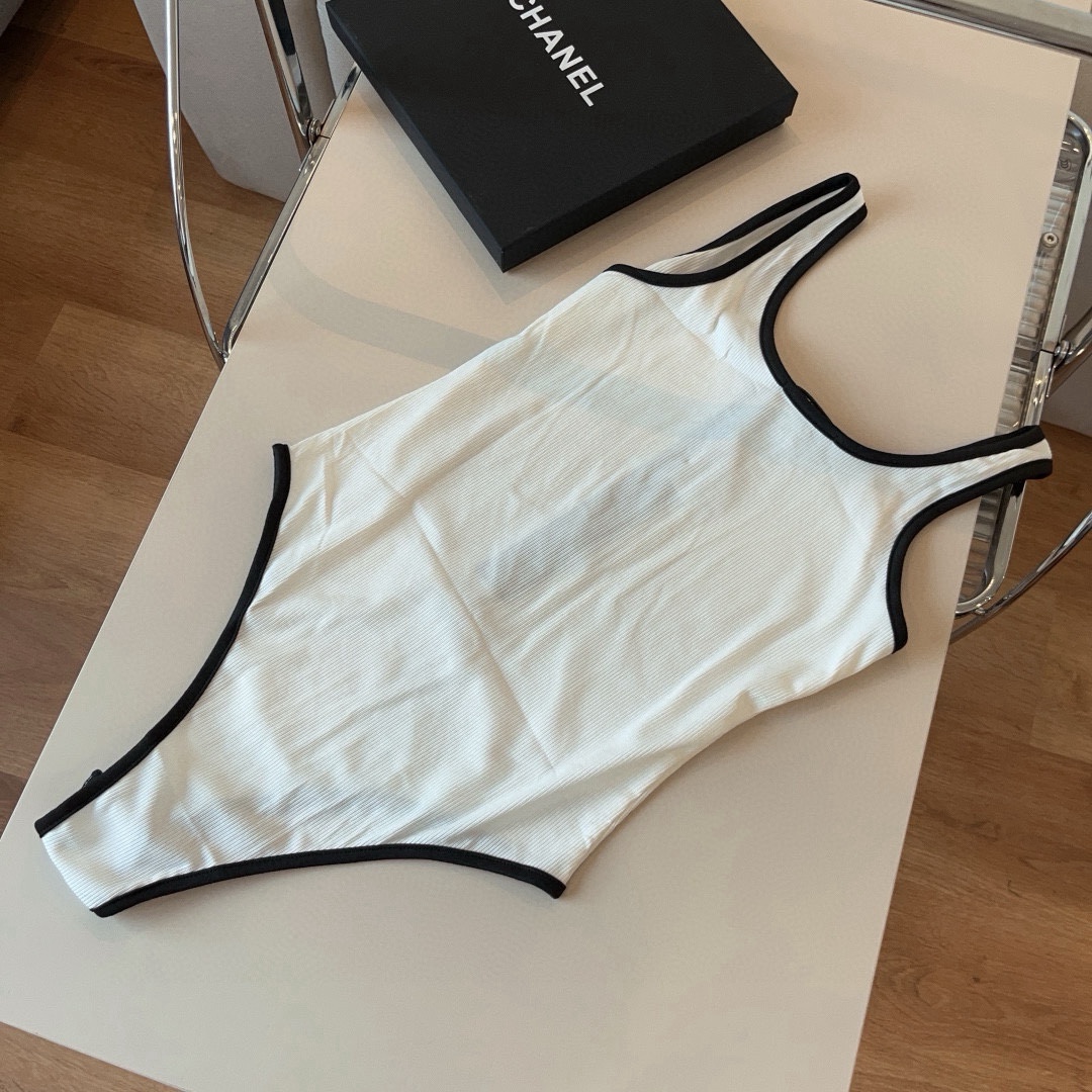 P
Chanel香奈儿官方新款泳衣连体比基尼👙，高端定制，S M L XL
