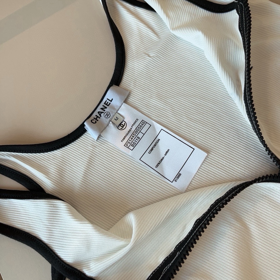 P
Chanel香奈儿官方新款泳衣连体比基尼👙，高端定制，S M L XL