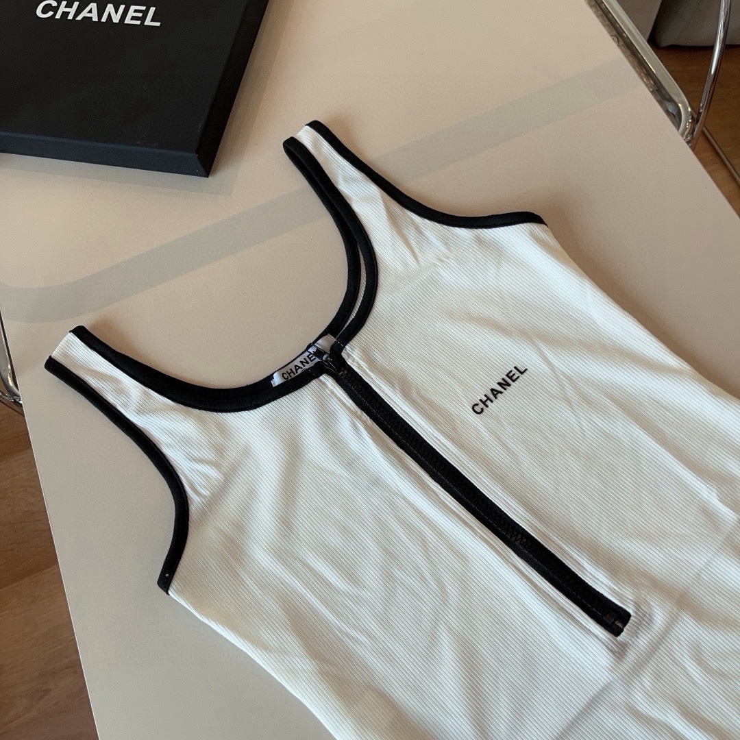 P
Chanel香奈儿官方新款泳衣连体比基尼👙，高端定制，S M L XL