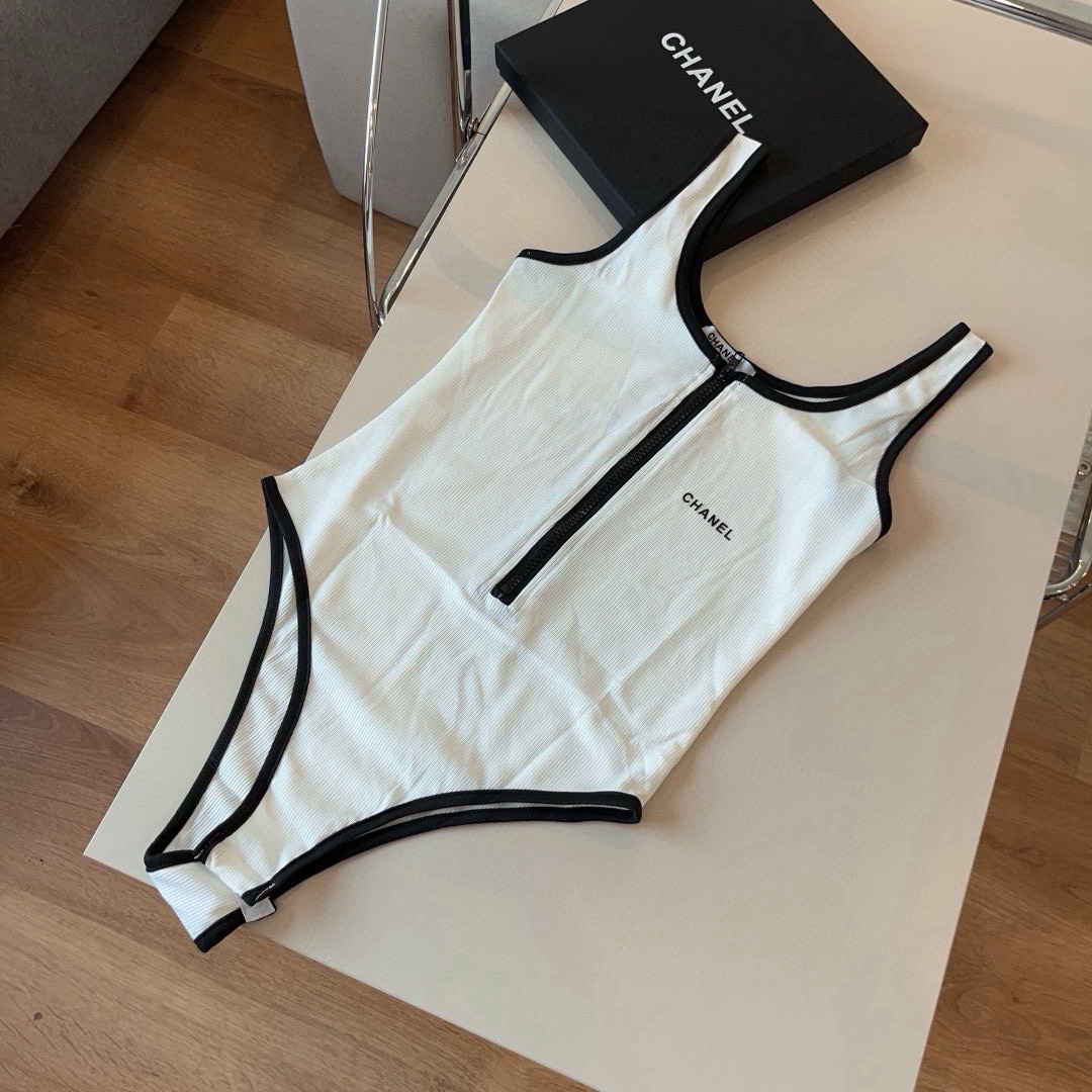 P
Chanel香奈儿官方新款泳衣连体比基尼👙，高端定制，S M L XL