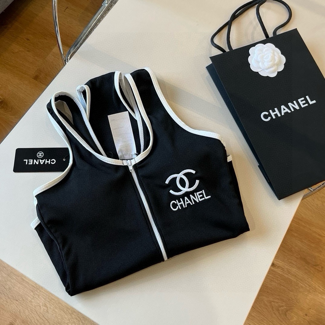 P

Chanel香奈儿新款连体泳衣，针织面料， S  M L XL
