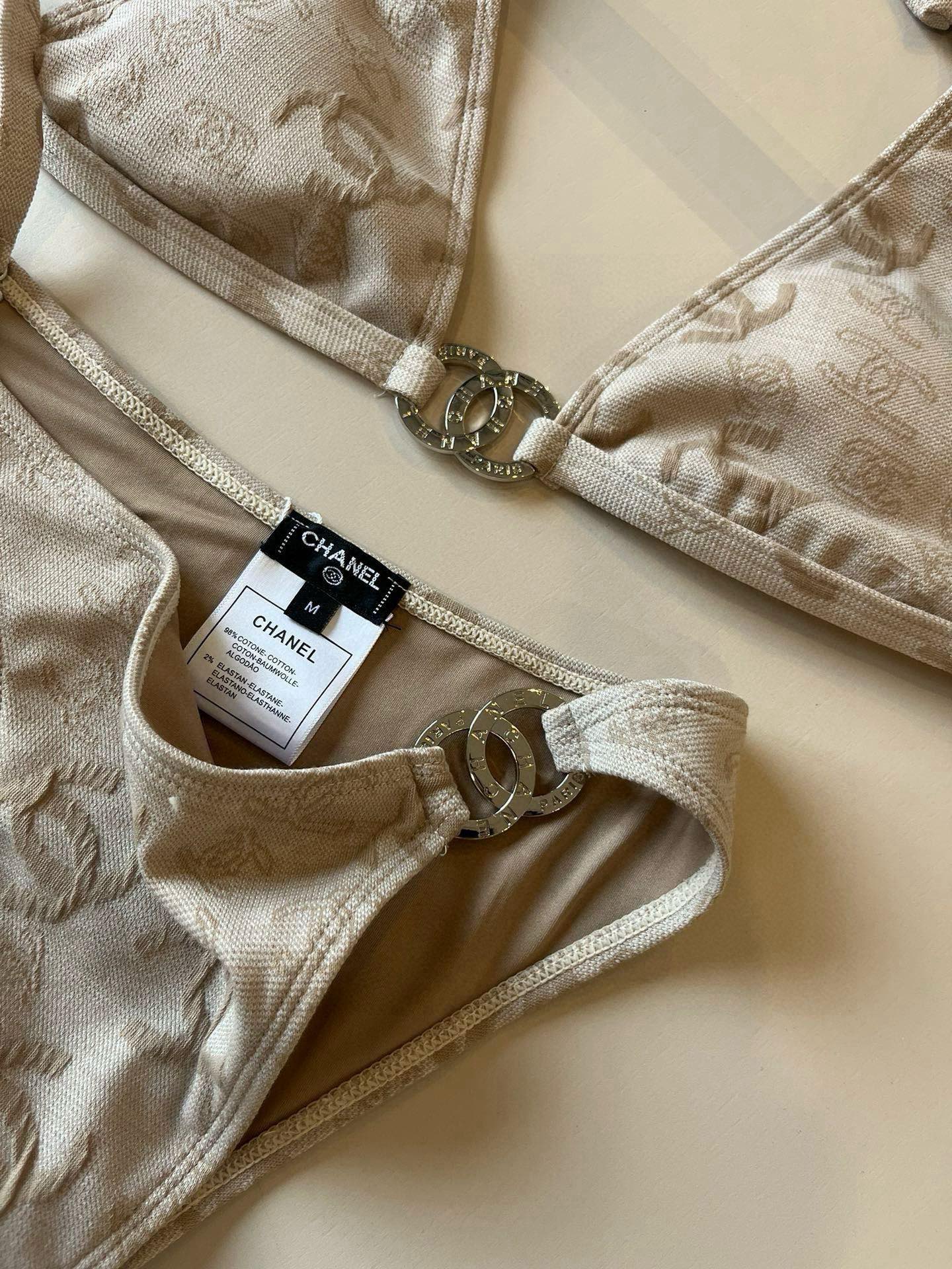 P

Chanel香奈儿比基尼泳衣 最新面料S M L XL