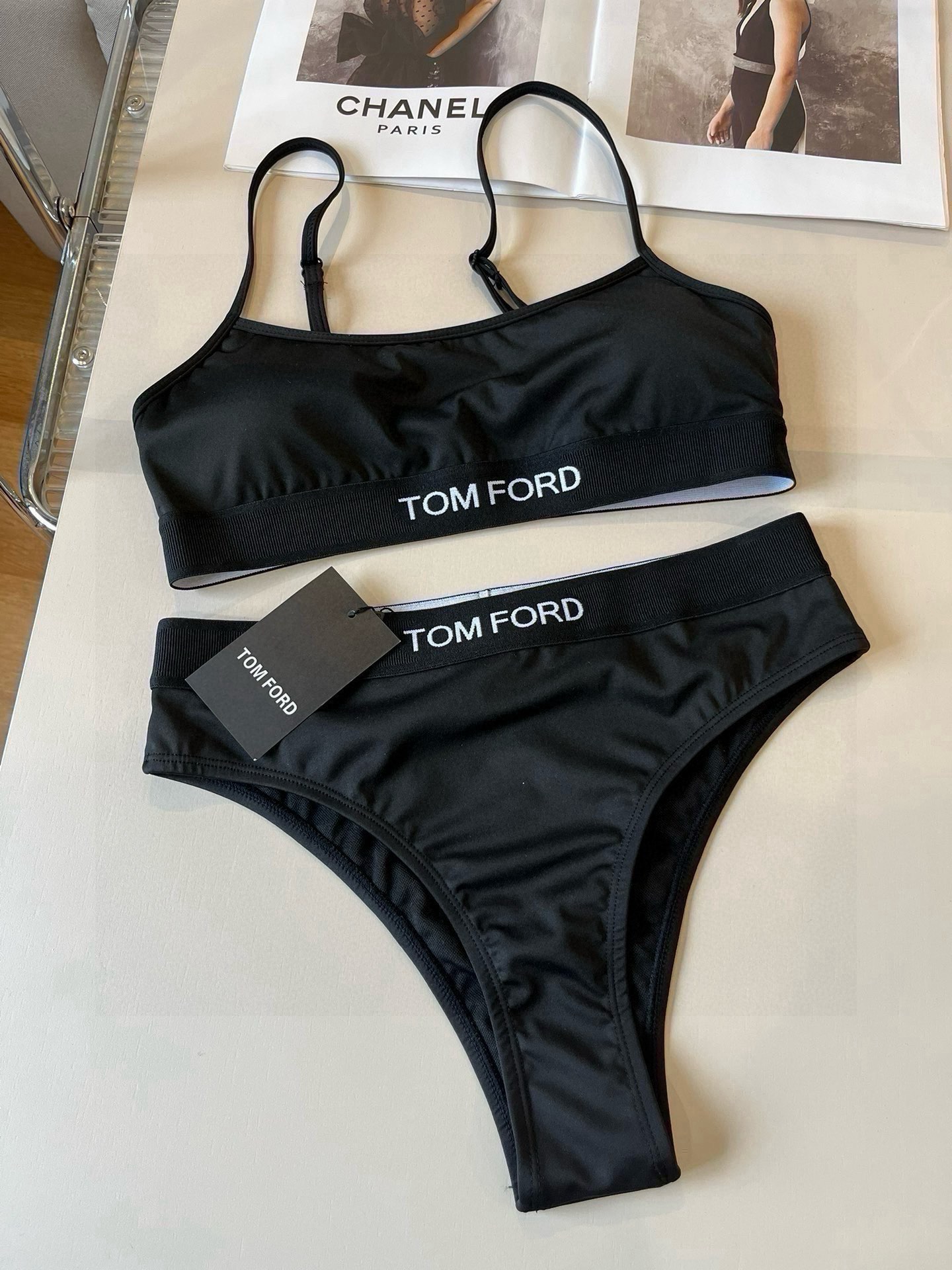 P
TOMFORD新款比基尼中古套装  吊带背心 三角打底裤分体泳衣，黑色，白色 S M L X L