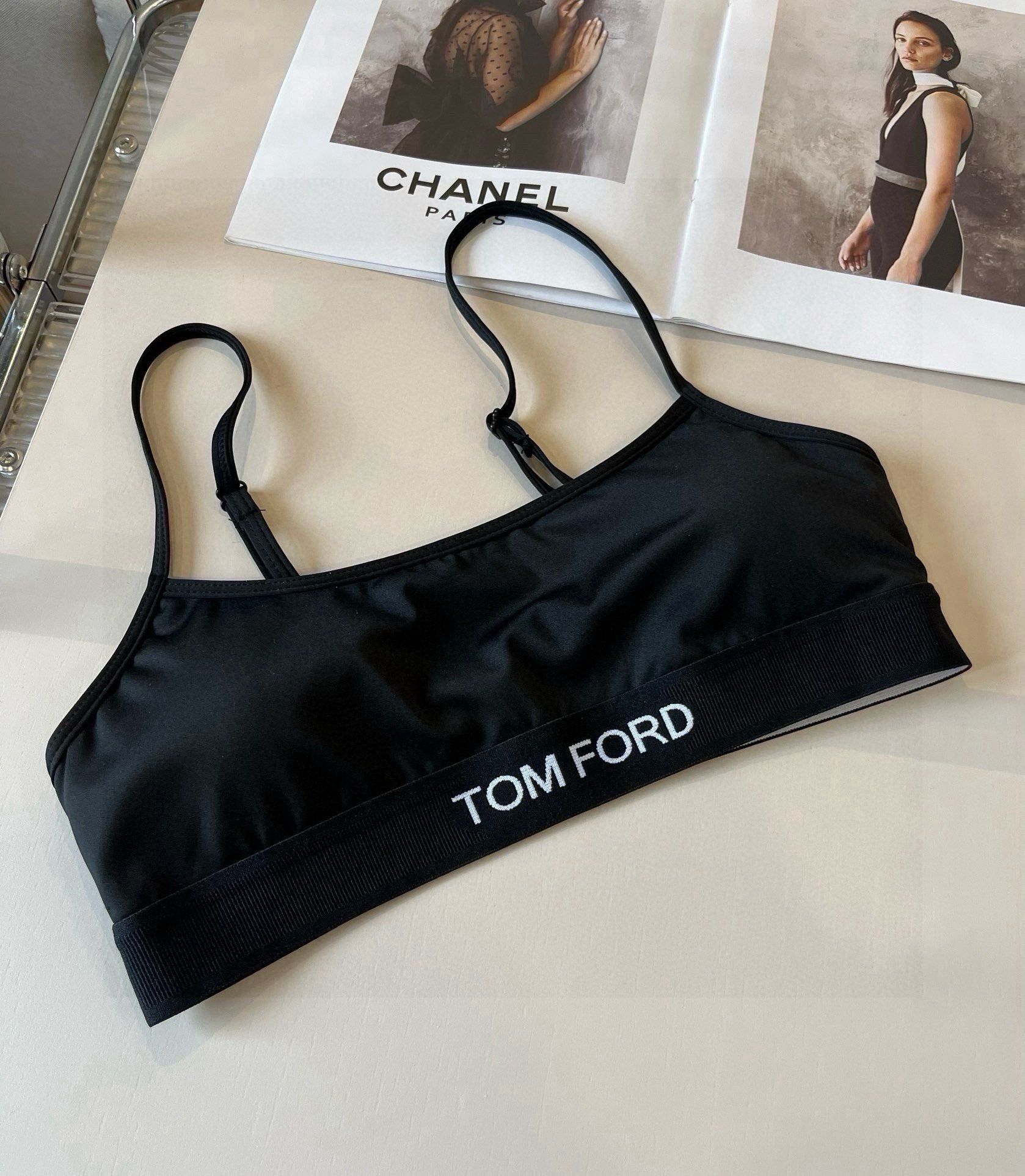 P
TOMFORD新款比基尼中古套装  吊带背心 三角打底裤分体泳衣，黑色，白色 S M L X L