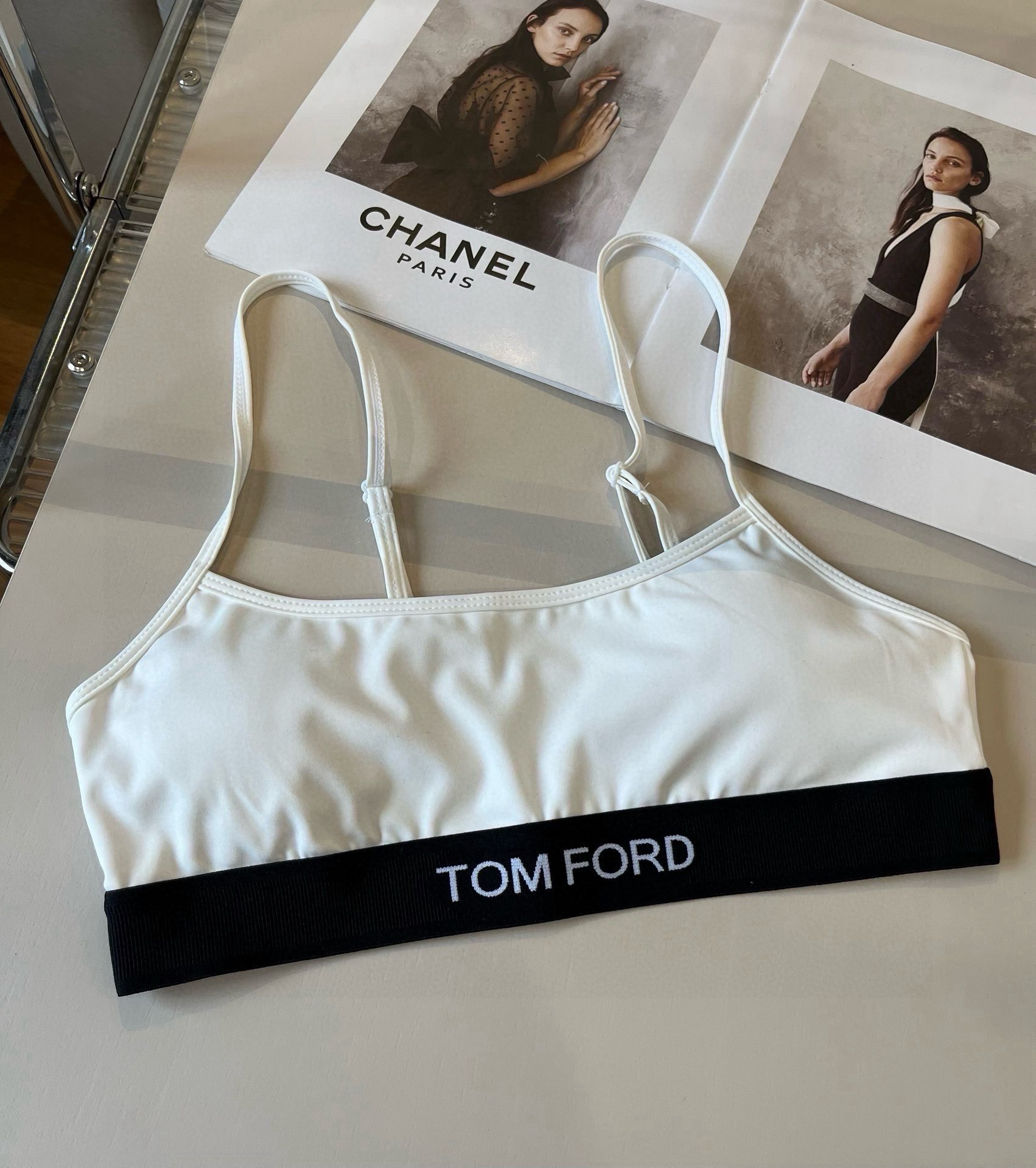 P
TOMFORD新款比基尼中古套装  吊带背心 三角打底裤分体泳衣，黑色，白色 S M L X L