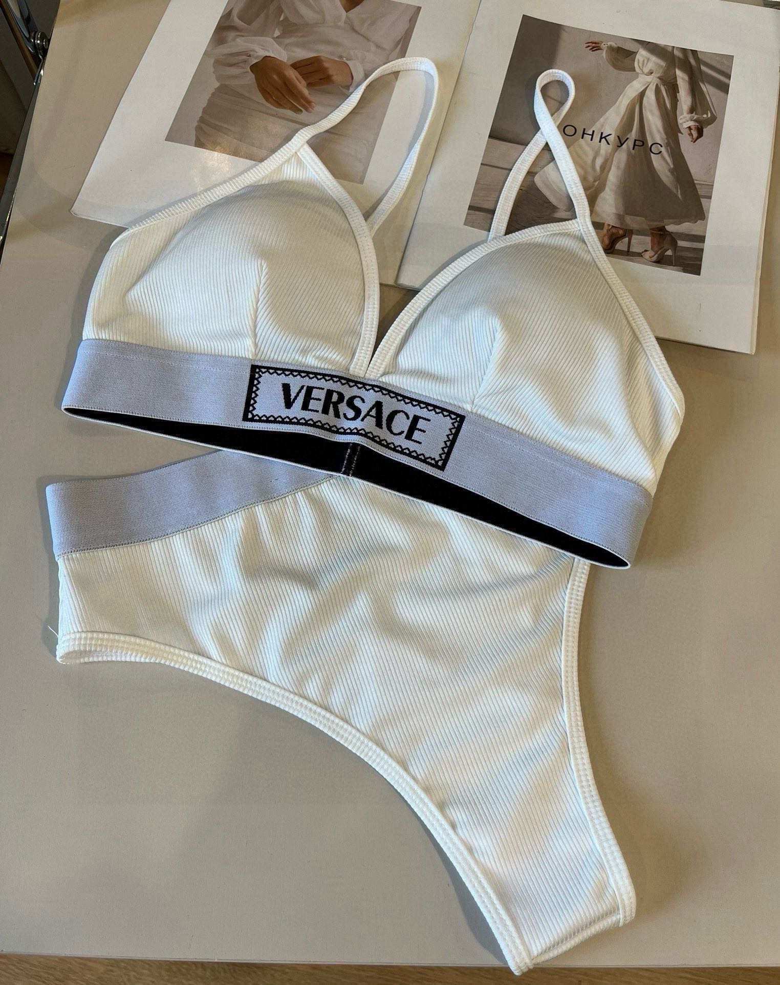 P
Versac*新款织带比基尼分体泳衣套装 黑色白色ＳＭＬ