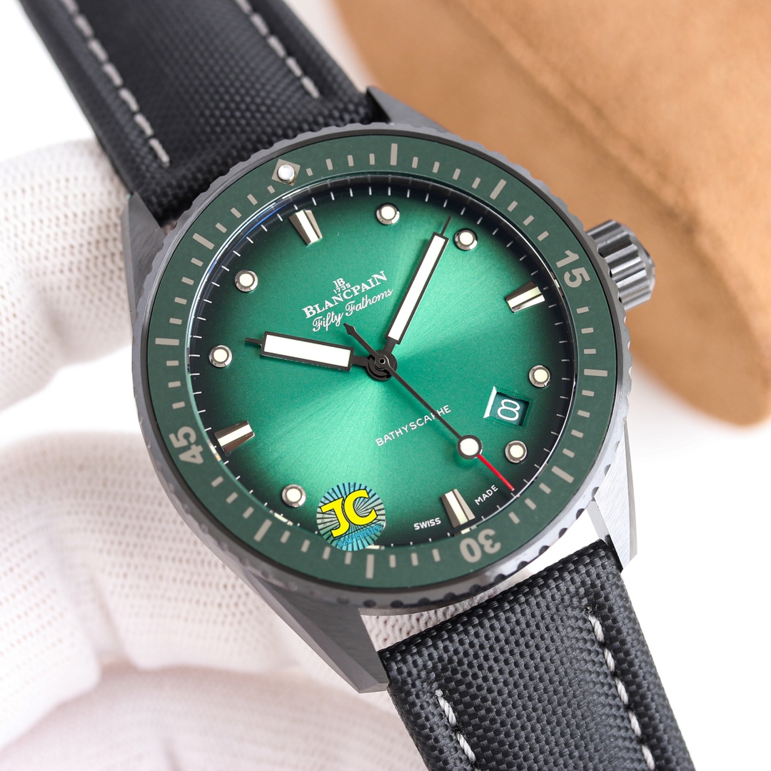 NO:158700,GF Blancpain Fifty-Search Full Ceramic Case Men's Watch - High-tech Satin Gray Ceramics are shiny, high hardness, non-discoloration, non-staining, and not easy to wear. [Case] ​​The tooth ring is paired with a strong three-dimensional feeling!  Never fade, the touch is smooth and does not hurt the skin. The crown (watch handle) is neatly engraved and super magical!  [Cloud] The satin ceramic buckle is also meticulously polished inside and outside. The needle tip of the buckle has been polished with multiple facets to perfectly restore the authentic details!  [Movement] Use the precise Hangzhou 7 Series movement to change to Blancpain's own Cal movement. The color of the plywood gem bearing is the same as the original, so that the color is truly pure and the plywood will no longer be fake at first glance!  In addition to the appearance closer to the original, the integrated plywood can better protect the movement and have a more stable quality!  After grinding, the plywood is chamfered and then carefully crafted. It is only to avoid the movement being stopped by the copper chips of the plywood falling off the movement. [Dial] Calendar size matching version, imported from Switzerland C3 luminous, brightness and durability are nearly the same as the original!  【Waterproof】Three-degree waterproof test.,19860909GF宝珀五十寻全陶瓷壳男表——高科技缎面灰色陶瓷光泽亮丽、高硬度、不变色、不沾污、不易磨损.【表壳】牙圈对版,立体感强！永不退色,手感爽滑且不伤肌肤.表冠（表把）刻字工整,超神级工艺！【表扣】缎面陶瓷表扣内外打磨同样一丝不苟,扣针的针尖做了多面倒角打磨,完美还原正品细节！【机芯】采用精准的杭州7系机芯改宝珀自产Cal.机芯,夹板宝石轴承颜色与原装一致,真正做到色泽纯良,让夹板不再一眼假！一体式夹板,除了外观更接近原装之余还能更好的保护机芯,质量更稳定！夹板经过研磨处理之后再做倒角加工,慢工细琢只为了避免夹板的铜屑跌落机芯而导致机芯偷停.【表盘】日历大小对版,瑞士进口C3夜光,亮度持久度直逼原装正品！【防水】三度防水测试.,,Watch