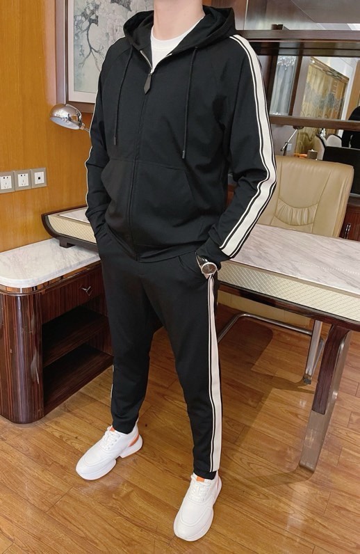 NO:160315,Prada-2025 counter latest model set is shipped, European and American counters are on sale simultaneously!  Selected Italian imported Tianshi cotton fabric with simple and elegant design, contrasting webbing highlights the charm You are definitely worthy of having. Size 48-56 (model 173/130 wears 48 sizes, with Hong Kong Lane Crawford gift box packaging), prada, alexander wang19860909普拉达-2025专柜最新款套装出货 欧美专柜同步发售！精选意大利进口天丝棉面料搭配简约大方的设计,撞色织带彰显韵味 您绝对值得拥有.尺码48-56（模特173/130穿48码,配香港连卡佛礼盒包装）,,prada,alexander wang,Men's clothing