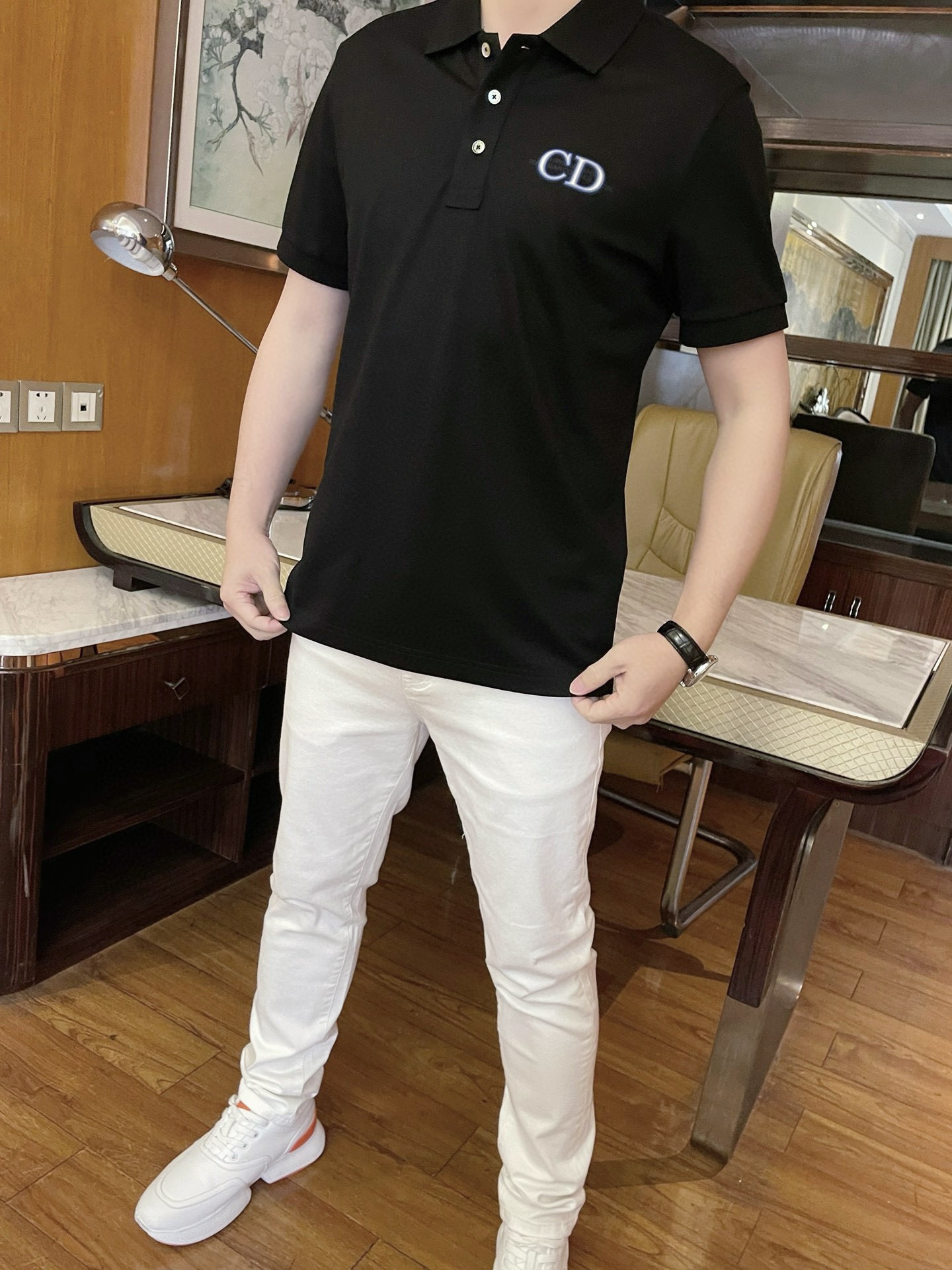 NO:160336,Dior-2025 counter latest hot-selling Polo, European and American counters, hot-selling items!  Selected Italian imported mercerized cotton fabrics with the latest designs, the exquisite CD English print on the chest shows elegance, and the upper body effect needs no more. Size: 48-56 (model 173/130 wears 48 sizes, with Hong Kong Lane Crawford gift box packaging), dior, alexander wang19860909迪奥-2025专柜最新爆款Polo出货 欧美专柜热销单品！精选意大利进口丝光棉面料搭配最新的设计,胸前的精致CD英文印花彰显雅致 上身效果不用多说.尺码:48-56（模特173/130穿48码,配香港连卡佛礼盒包装）,,dior,alexander wang,Men's clothing