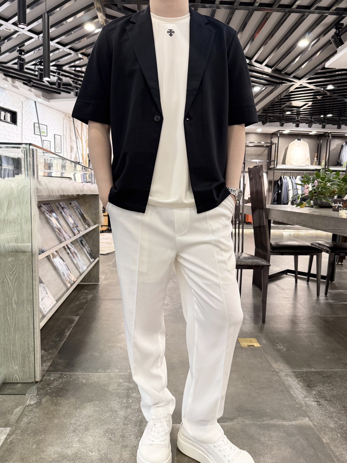 NO:160344,Jenia-2025 counter latest hot jackets are shipped, and European and American counters are popular!  Selected Italian imported fine cotton recycled fiber fabrics with simple designs, you should not miss them. Size 48-56 (model 180/140 wears 50, with Hong Kong Lane Crawford gift box packaging), zegna, jackets & coats, alexander wang19860909杰尼亚-2025专柜最新爆款外套出货 欧美专柜热销单品！精选意大利进口精棉再生纤维面料搭配简约的设计,您不容错过.尺码48-56（模特180/140穿50,配香港连卡佛礼盒包装）,,zegna,jackets & coats,alexander wang,Men's clothing