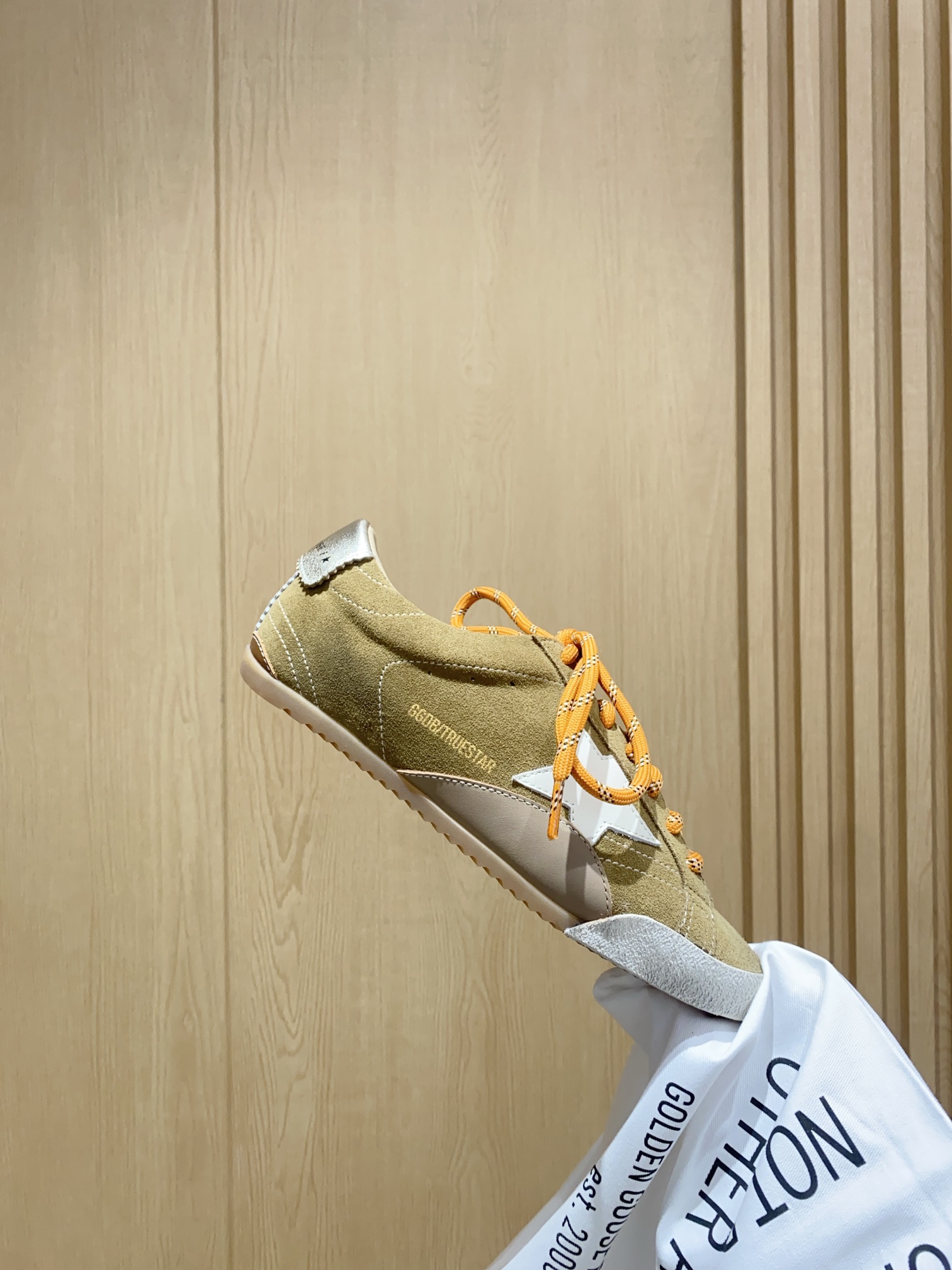 Golden Goose True Star: Retro Style with Modern Twist in Velvet and Leather Sneakers