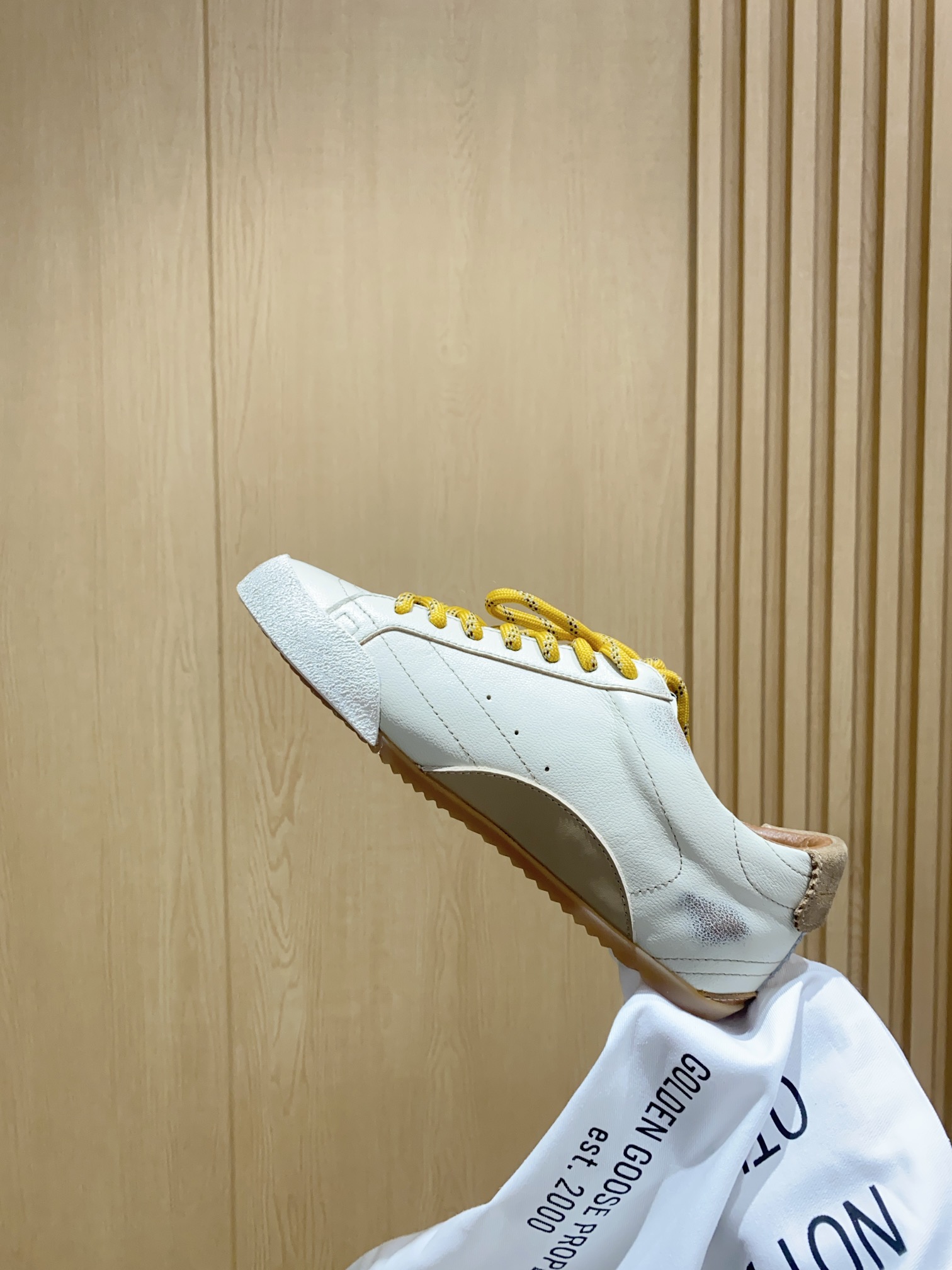 Golden Goose True Star: Retro Style with Modern Twist in Sneakers - 图片 8