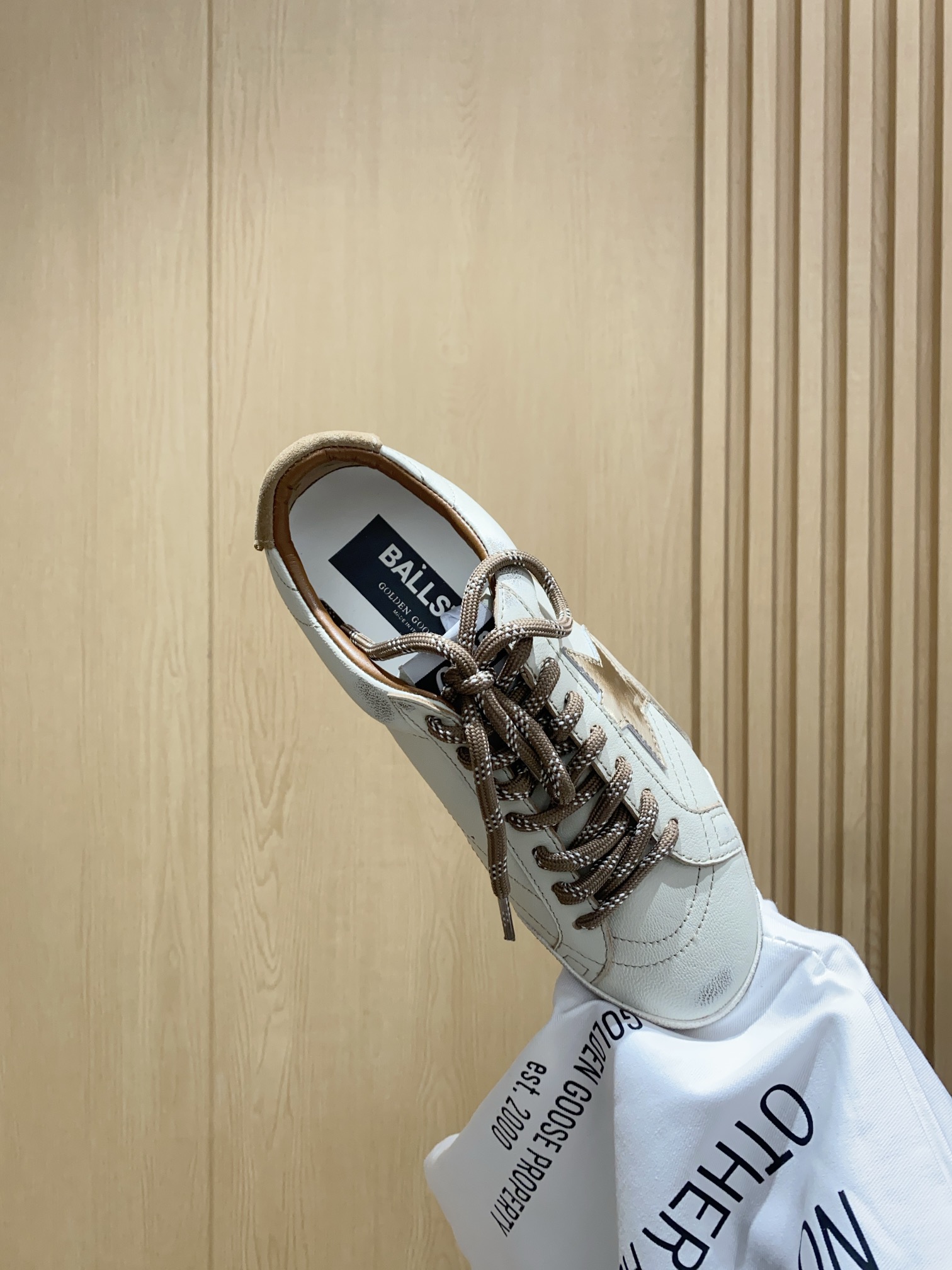 Golden Goose True Star: Retro Style with Modern Twist in Sneakers - 图片 5