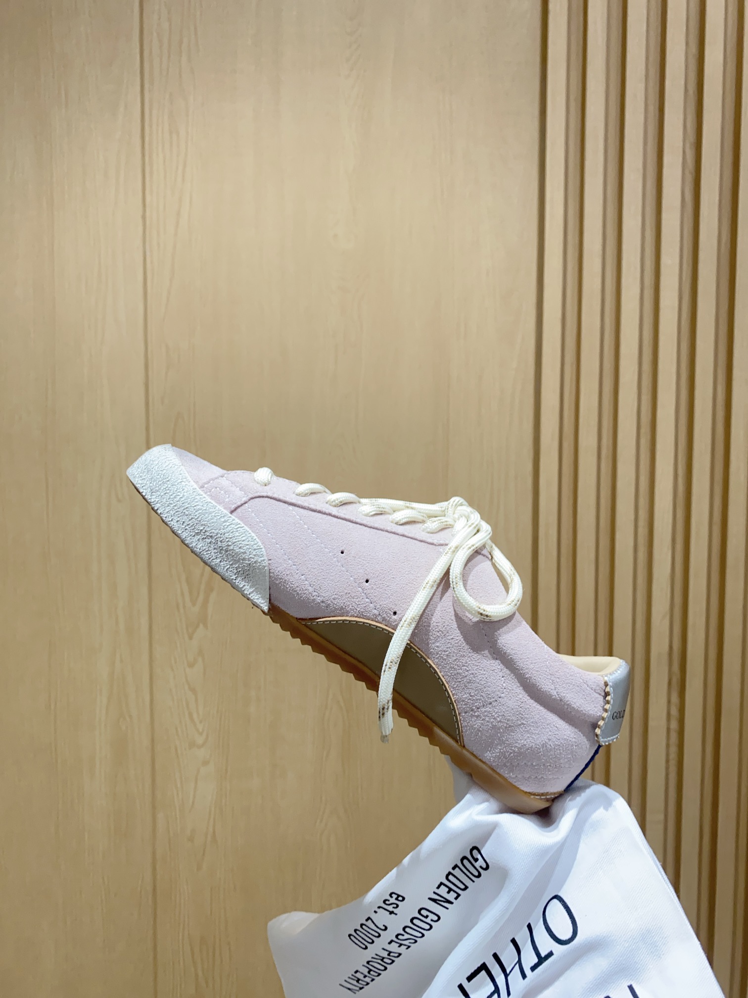 Golden Goose True Star: Retro Style with Modern Twist in Low-Key Shoes - 图片 8