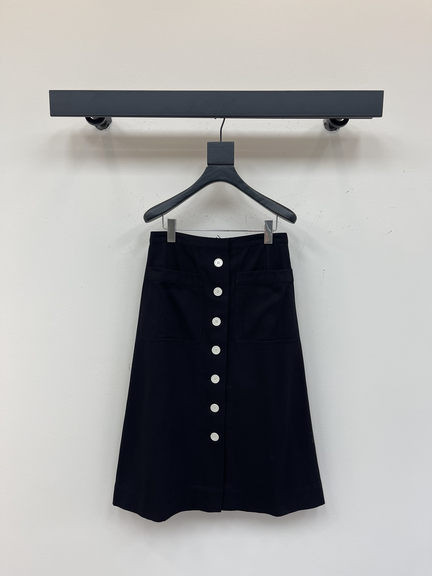 NO:332254,prad*25 new denim cotton skirt girl outfit!  Retro college style H-style fabric with a soft texture!  The literary and age-reducing girl’s academy style is a versatile and slim!  A must-have item for a sweet and cool style and fashionable wardrobe. You can see the quality of your workmanship and keep it yourself!  Monochrome 3-code SML, prada, skirts, alexander wang19860909prad*25新款牛仔棉布半裙少女穿搭！复古学院风H版型 面料柔软质感超赞！文艺减龄少女学院风气质单品,3D立体剪裁版型百搭又显瘦！甜酷风时髦衣橱必备气质单品.做工品质自己看.强烈自留款！单色3码SML,,prada,skirts,alexander wang,Women's clothing