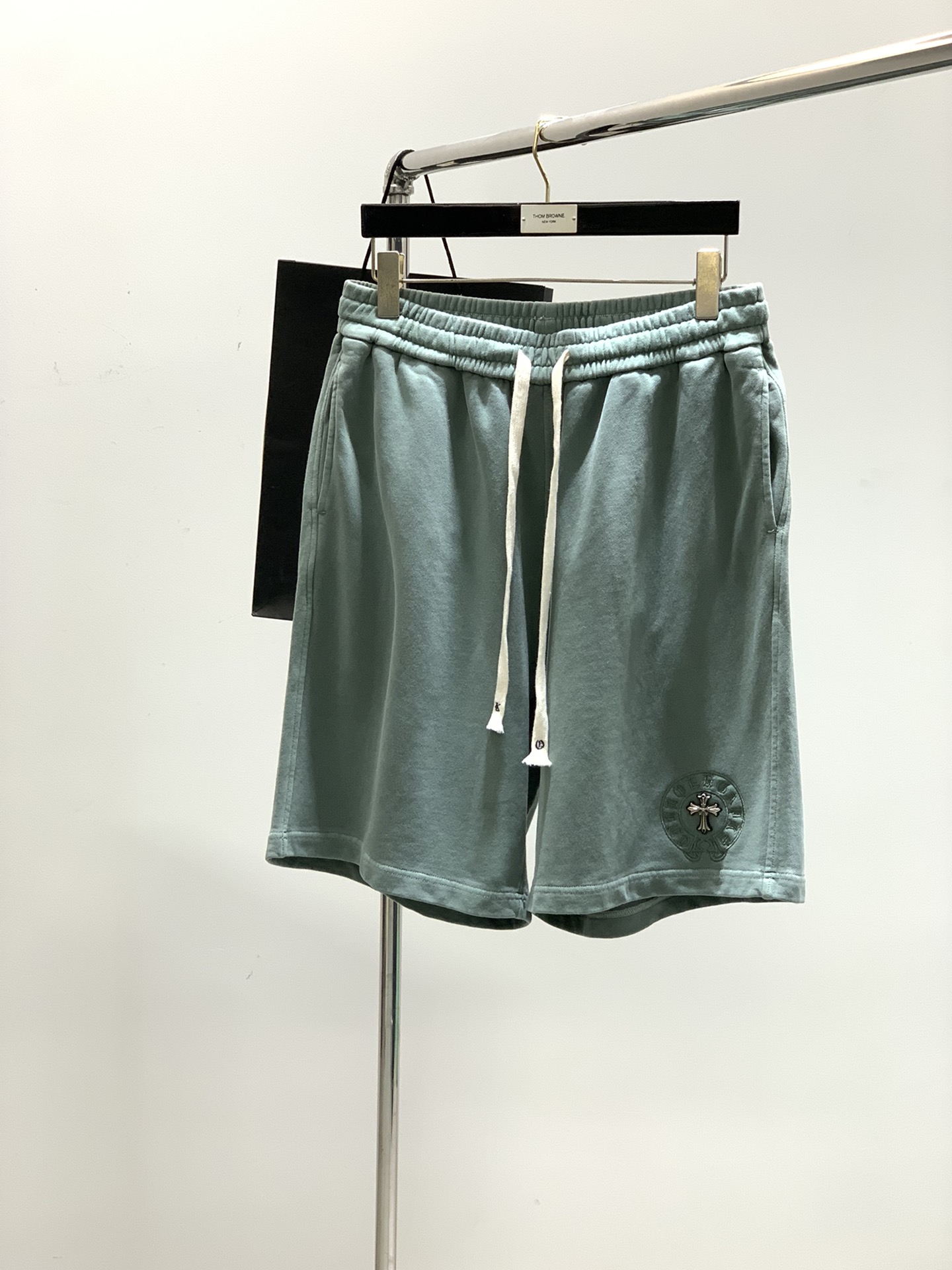 NO:161707,,Chrome Hearts, new summer products, special counters are available at the same time, original singles, fashionable casual shorts, imported original fabric, top-grade embroidery craft letter pattern logo, original hardware and accessories decoration, unique design, counter appearance, fashionable and handsome upper body, 3 colors recommendation, S-XL, chrome hearts, chrome hearts, shorts, alexander wang19860909,Chrome Hearts 克罗心,夏季新品,专柜同步有售,原单狠货,时尚休闲短裤,采用进口原版面料,顶级刺绣工艺字母图案logo,原版五金辅料装饰,独特设计,专柜卖相,上身时尚帅气,3色推荐,码数S-XL,,chrome hearts,chrome hearts,shorts,alexander wang,Men's clothing