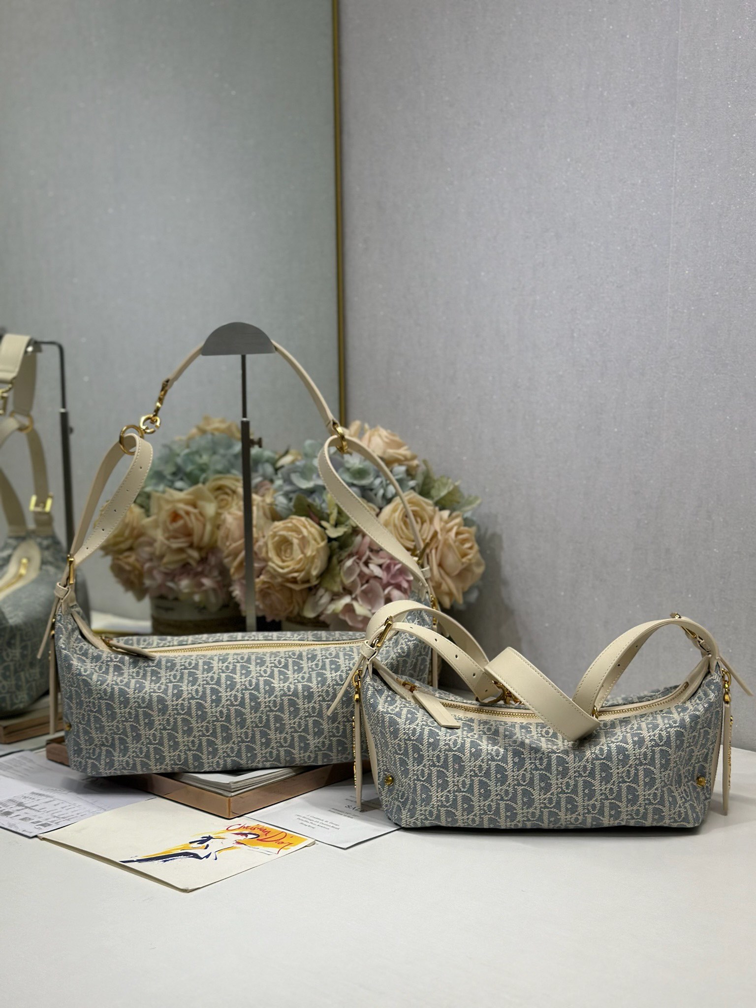 NO:213216,D-Journey handbag #gray D cloth with leather size comparison chart Model 2416/2417, Dior, dior19860909D-Journey 手袋#灰D布配皮 大小号对比图 型号2416/2417,迪奥,dior,Bag