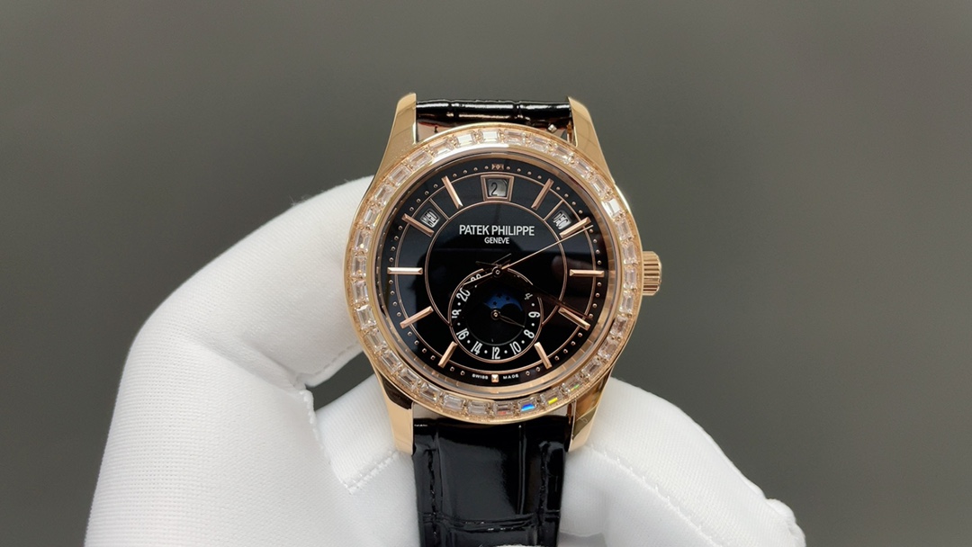 NO:393012,TW Patek Philippe complex multifunction series 5205G-013 has made its debut, and the first Nautilus complex watch launched so far creates a casual sports watch with super complex technology. 1 The small body panel has the following functions: 12 o'clock calendar function 10 o'clock week function 2 o'clock week function 6 o'clock 24 hours. All functions can be used normally. 2 movement uses a replica Cal. Automatic winding movement, which perfectly interprets the functions while realizing the appearance. 3 The independent watchmaker of the modification master participates in the customization of the modified dial color, giving the unique watch an interesting soul!  Craftsmanship masterpieces welcome to taste, patek philippe19860909TW 百达翡丽复杂多功能系列5205G-013重磅登场,迄今推出的首款Nautilus复杂腕表,以超复杂的工艺技术打造休闲运动腕表. 1小身板大能量尽揽以下功能∶12点位日历功能 10点位星期功能 2点位星期功能 6点位24小时.所有功能都可正常使用. 2机芯采用复刻版Cal.自动上链机芯,在实现外观的逼真前提下,功能一并完美诠释. 3改装大师独立制表人,倾情参与定制改装表盘颜色,给予独一无二的腕表增添有趣的灵魂！ 匠心力作 欢迎各位表友品鉴,,patek philippe,Watch