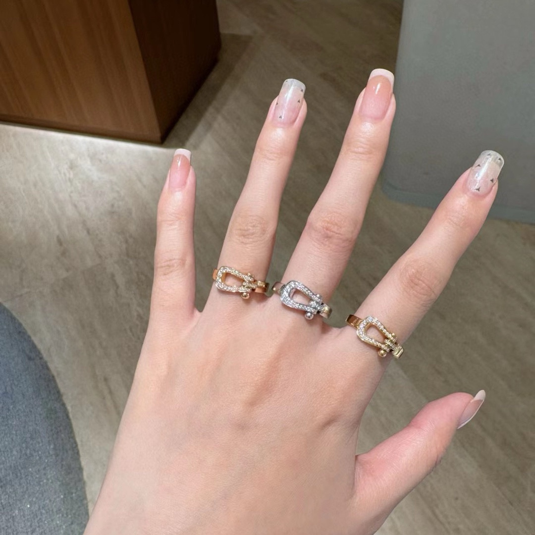 High-Quality Tether Hoof Ring with Cash Buttons for £220 - 图片 7