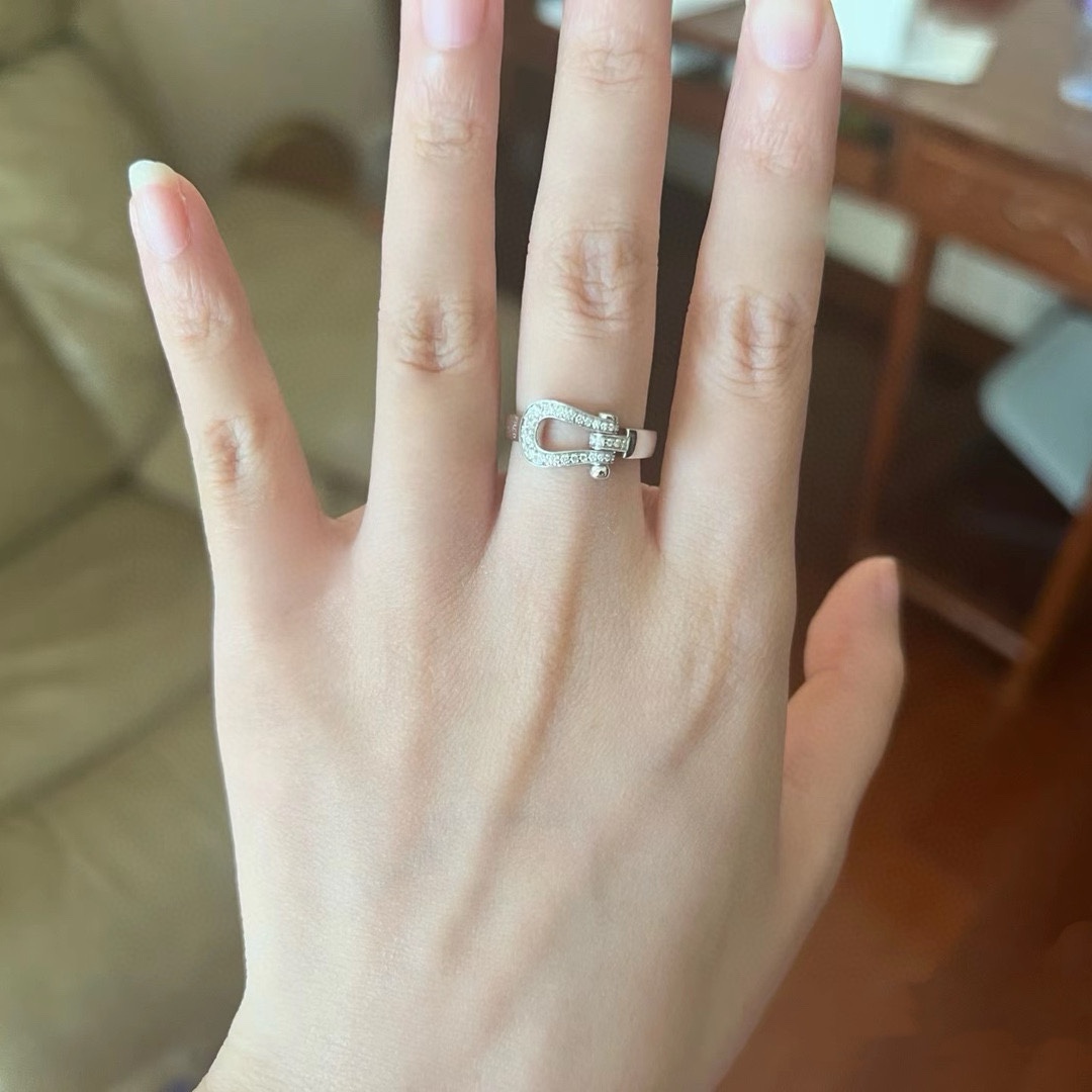 High-Quality Tether Hoof Ring with Cash Buttons for £220 - 图片 4