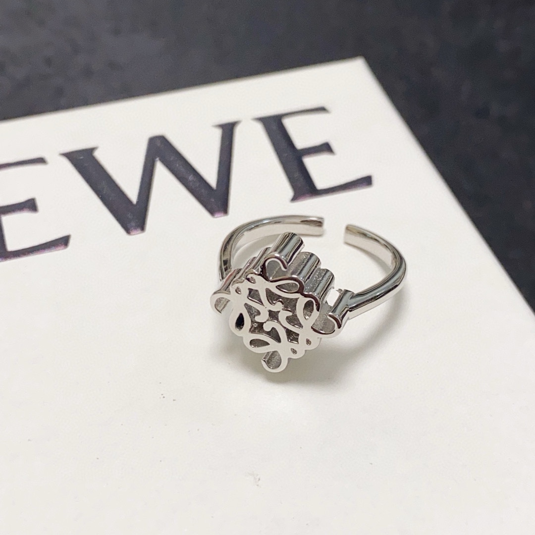 Loewe Open Ring: Simplistic and Super-Mix Design. - 图片 3