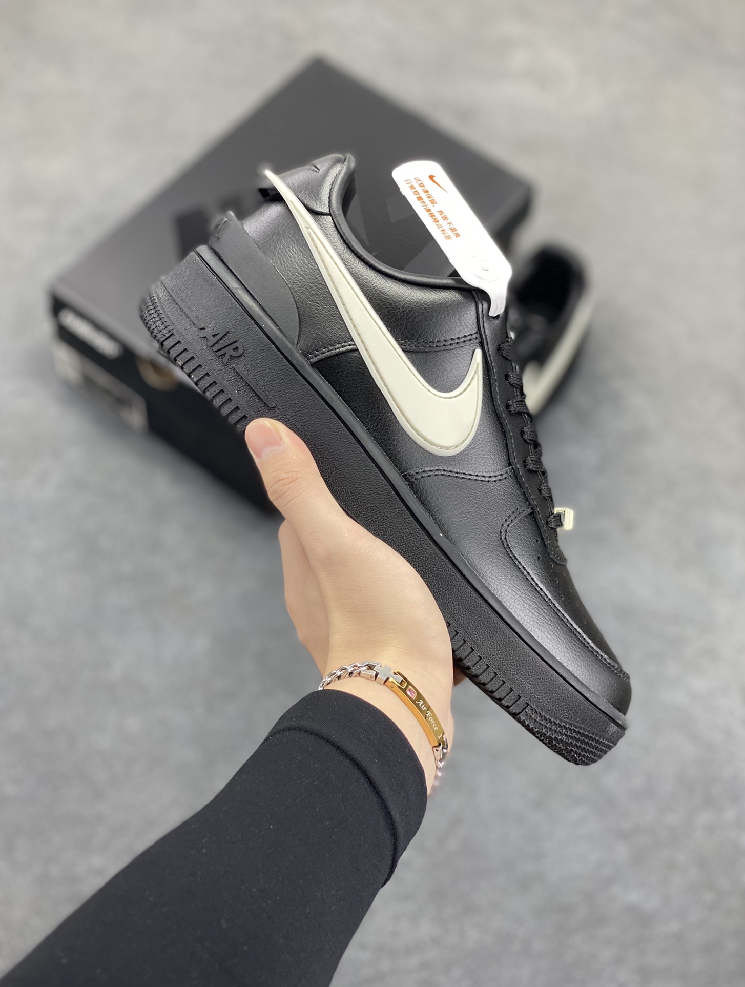 今日 👊全新码齐💯 Nike Air Force 1 Low AMBUSH联名 原楦头原纸板 打造纯正空军版型 专注外贸渠道 全掌内置蜂窝气垫 原盒配件 原厂中底钢印、拉帮完美 货号:DV3464-001