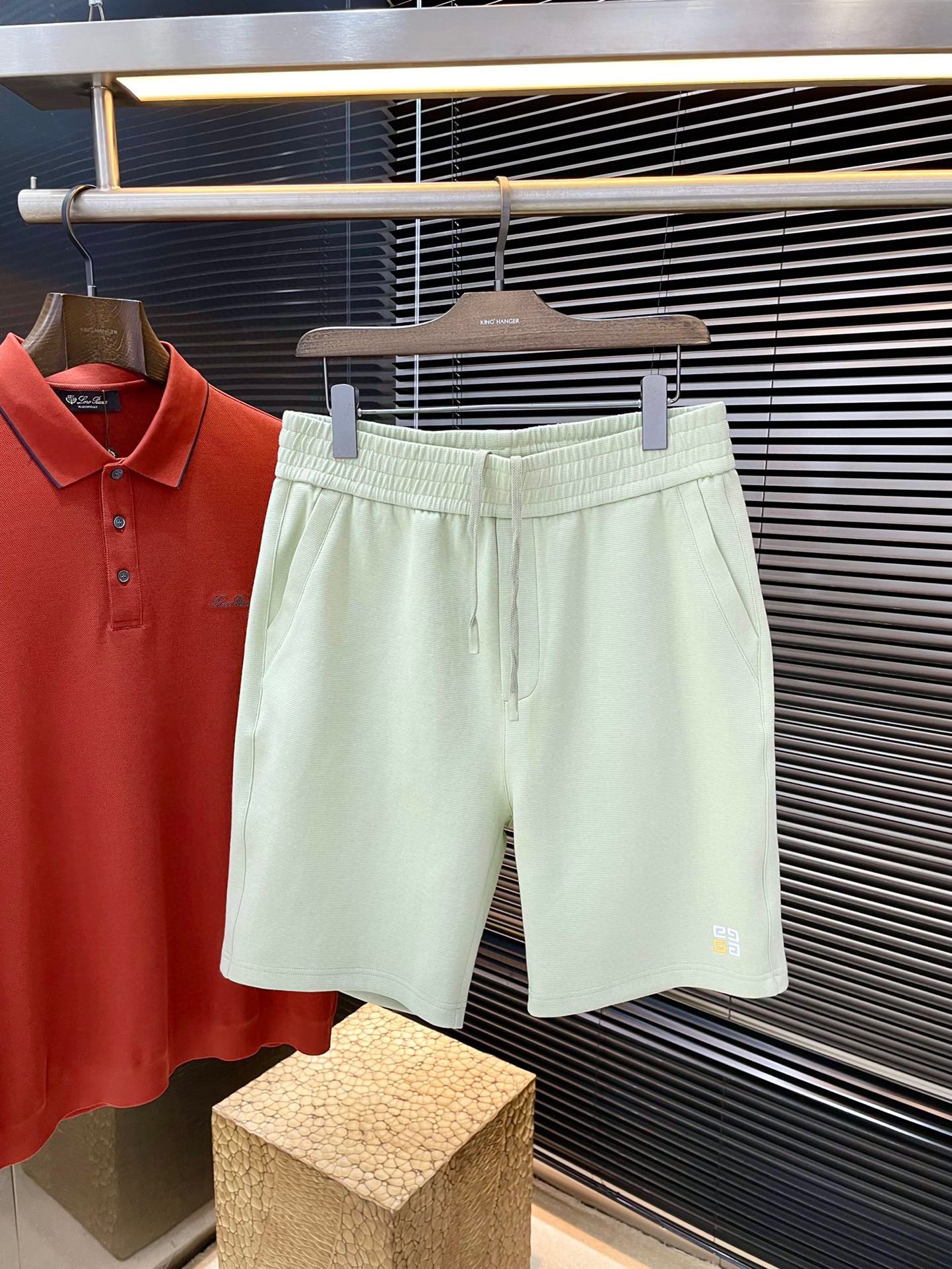 NO:161601,P Givenchy- (Givenchy) 2025 spring and summer new style, the latest casual shorts. The original pants are casual and versatile, casual and lazy, high-end custom imported cotton fabric, customized craftsmanship, and full of comfort. High-end and atmospheric, does the taste of summer have? First choice. Code number M1 XXXL purchasing level..., given, given, given, shorts, alexander wang19860909P  Givenchy-（纪梵希）2025春夏季新款,最新休闲短裤.原版裤型上身休闲百搭、随性慵懒范,高级定制进口全棉面料,订制工艺 舒适感爆棚.高端大气,夏天的味道有没有,首选 .码数 M一XXXL代购级别……,,givenchy,givenchy,shorts,alexander wang,Men's clothing