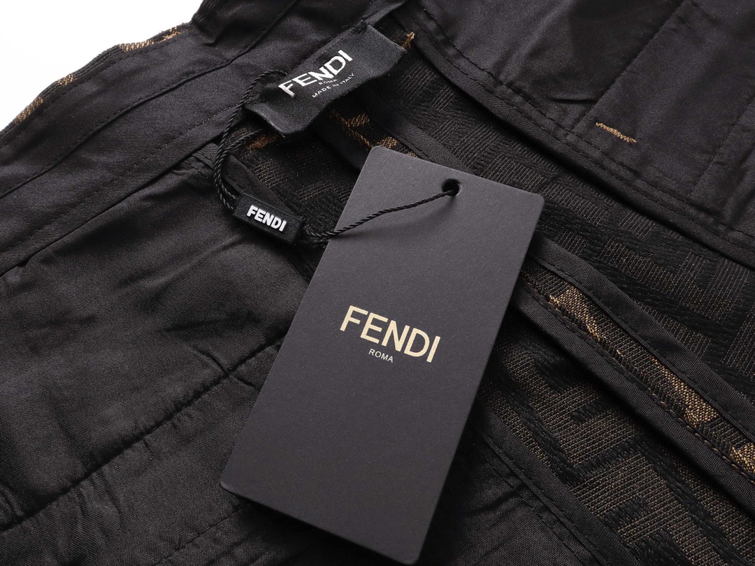 芬迪/Fendi 夏季新款 提花字母休闲牛仔短裤