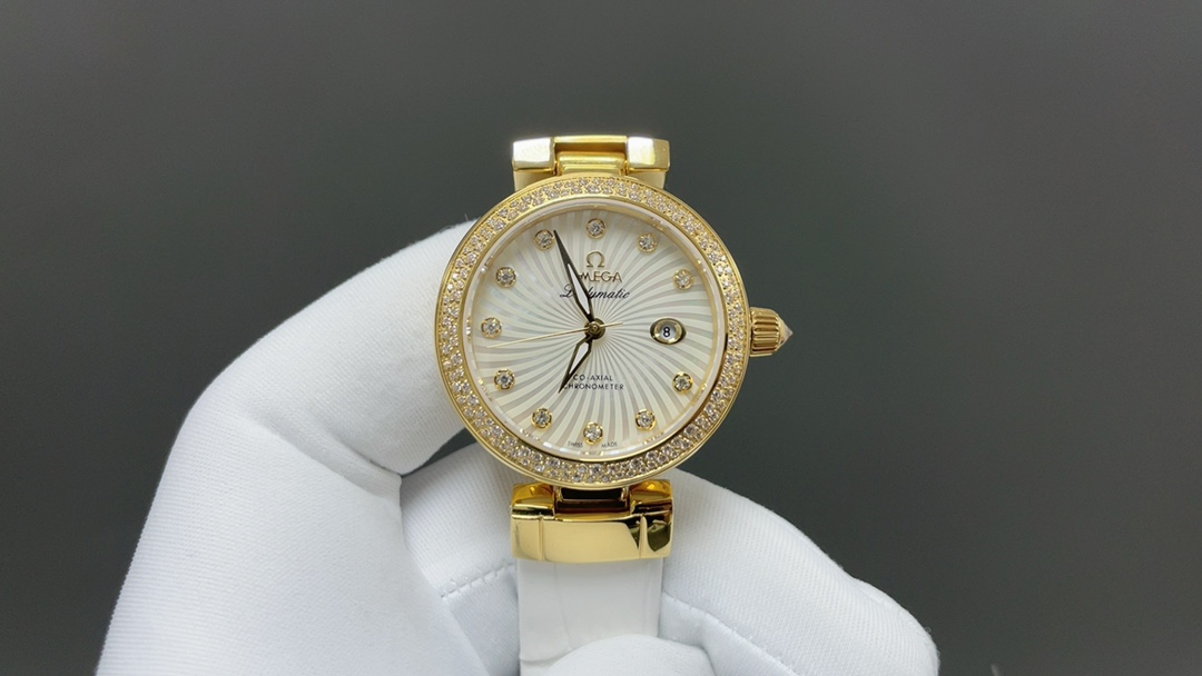 NO:393014,Premium V4 version Omega Drift LADYMATIC Bird's Nest Series Women's Mechanical Watch, endorsed by Nicole Kidman, equipped with Cal./8521 coaxial automatic mechanical movement, front and rear sapphire mirror, colored mother of pearl dial, original 1:1 mold opening, the only one in the market to carry the original structural bulk assembly, size 34mm*12mm, please check the details, omega19860909精品 V4版 欧米茄 碟飞LADYMATIC鸟巢系列女士机械腕表,妮可基德曼代言 搭载Cal./8521同轴自动机械机芯 前后蓝宝石镜面,彩色珍珠贝母表盘,原版1:1开模 ,市场唯一一家跟足原装结构散件拼装,尺寸34mm*12mm,请认准细节,,omega,Watch