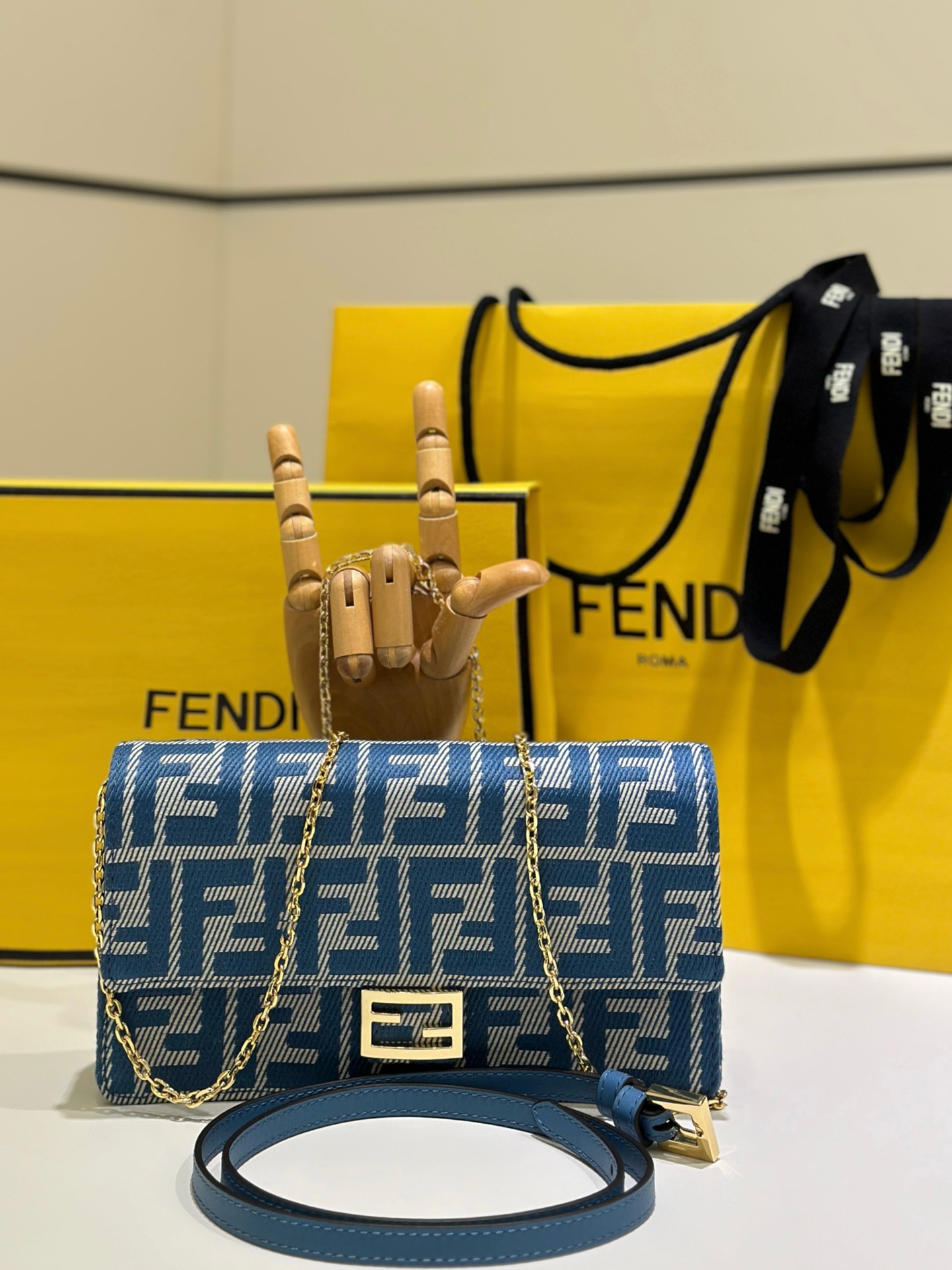 Fendi Baguette Denim Jacquard con Logo Bandolera Azul