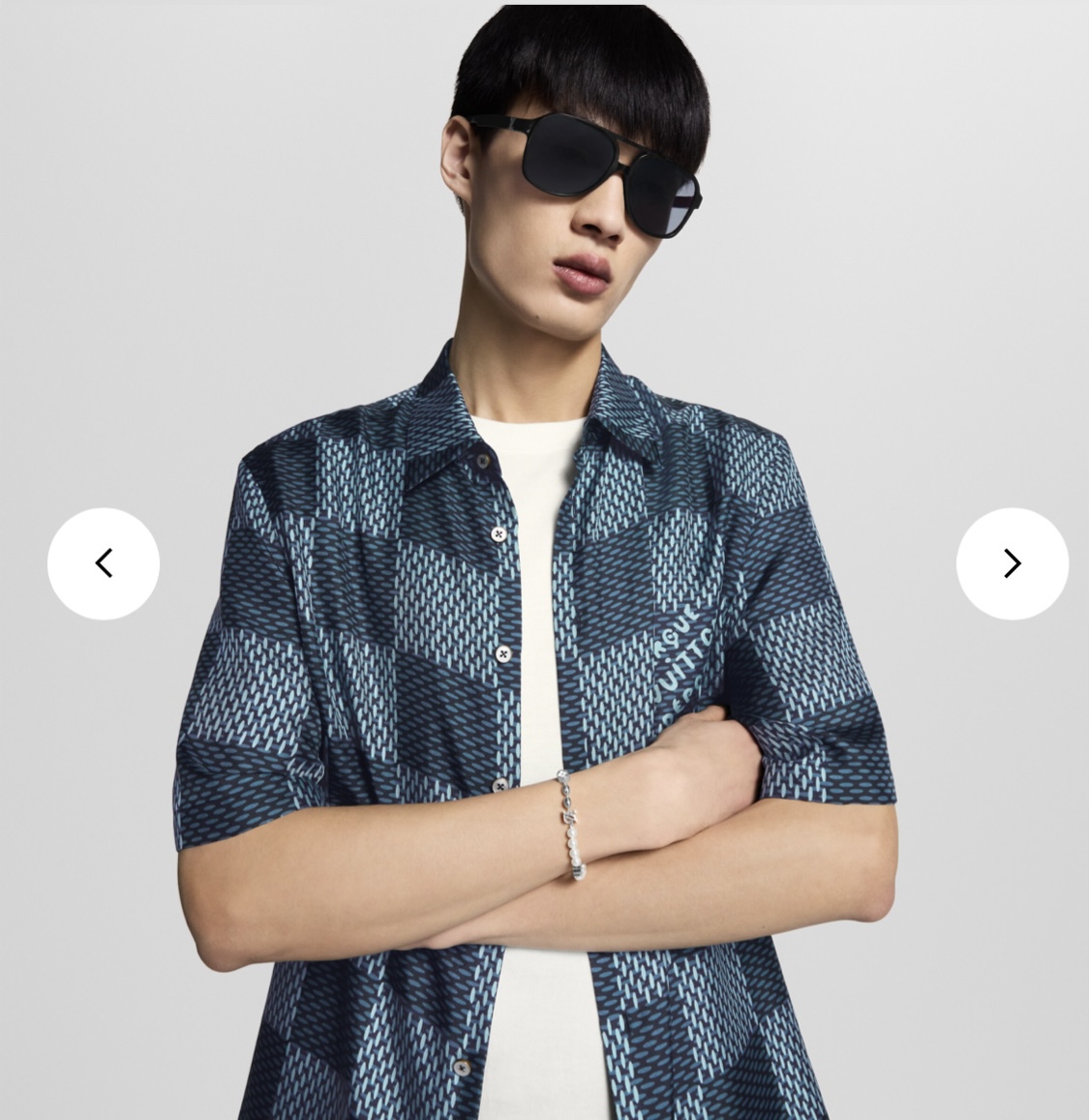 Louis Vuitton LV路易威登中性风欧美 个性设计珍珠链拼接光面LV字母圆形四叶花图案椭圆形金属珠手链 黄铜材质 金银2个色 重约13